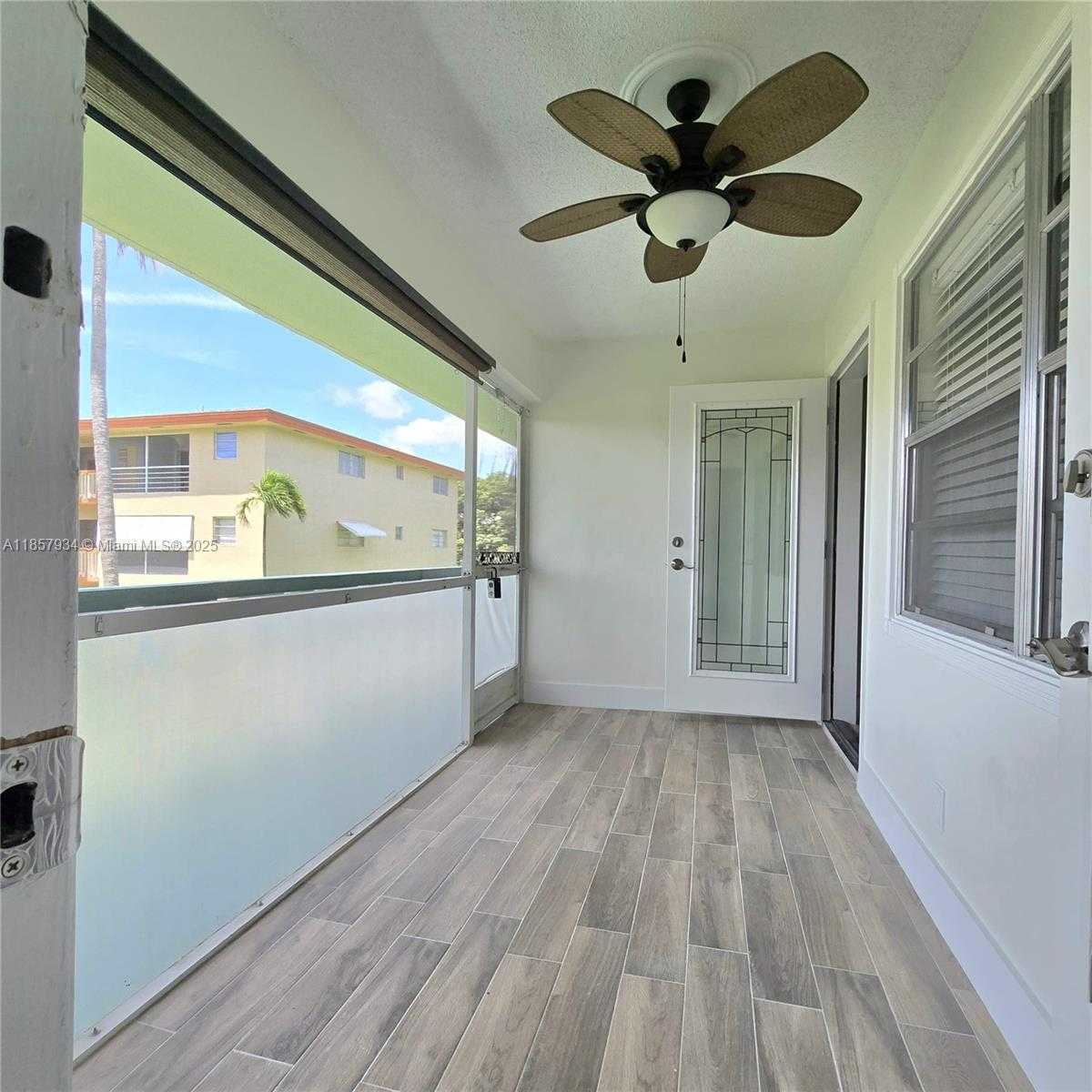 Small Image of 5300 WASHINGTON ST #I205, Hollywood Number 2