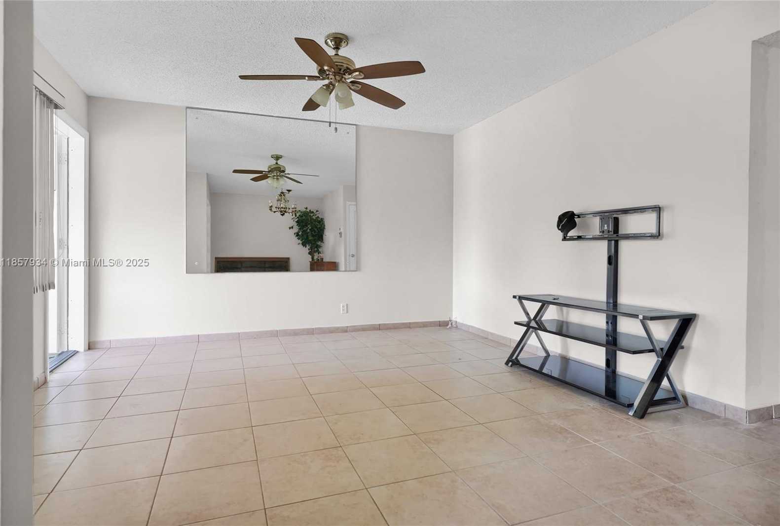 Small Image of 5300 WASHINGTON ST #I205, Hollywood Number 3