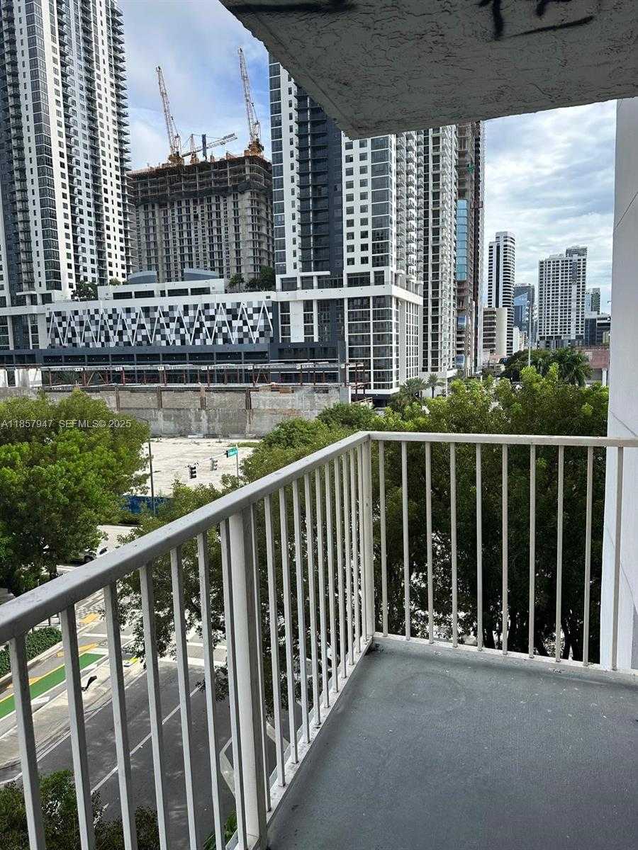 Small Image of 800 NORTH MIAMI AVE #E-606, Miami Number 25