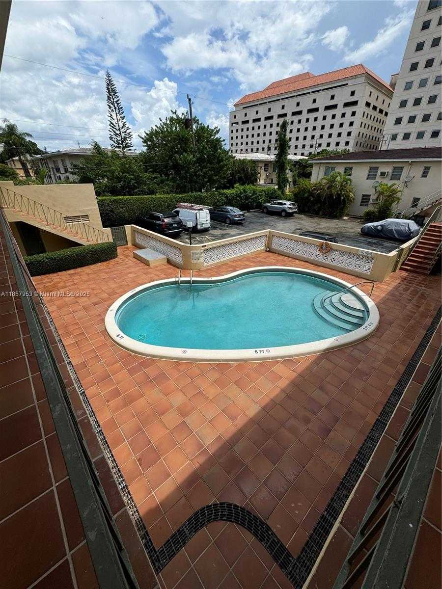 Small Image of 115 CALABRIA AVE #10, Coral Gables Number 5