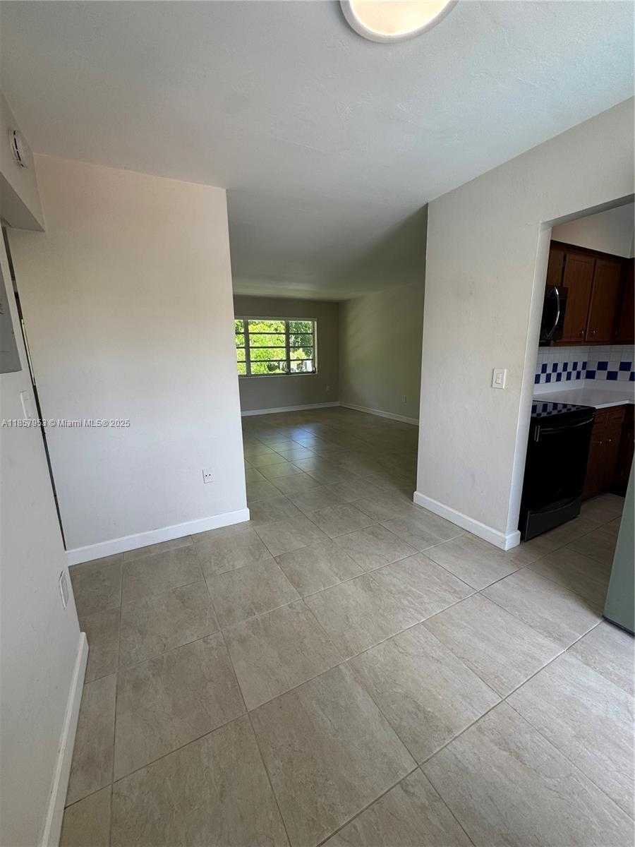 Small Image of 115 CALABRIA AVE #10, Coral Gables Number 6