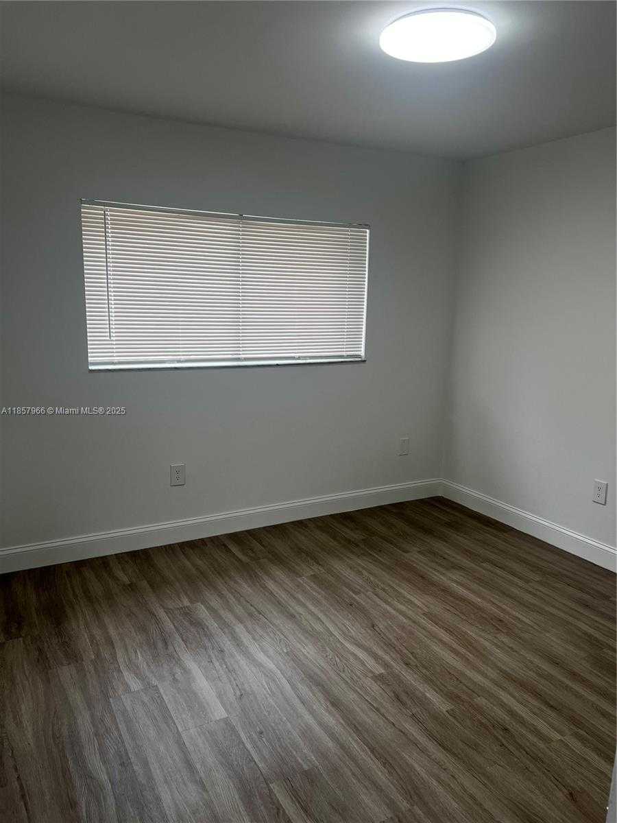 Small Image of 14368 SOUTH WEST 98TH TER, Miami Number 13