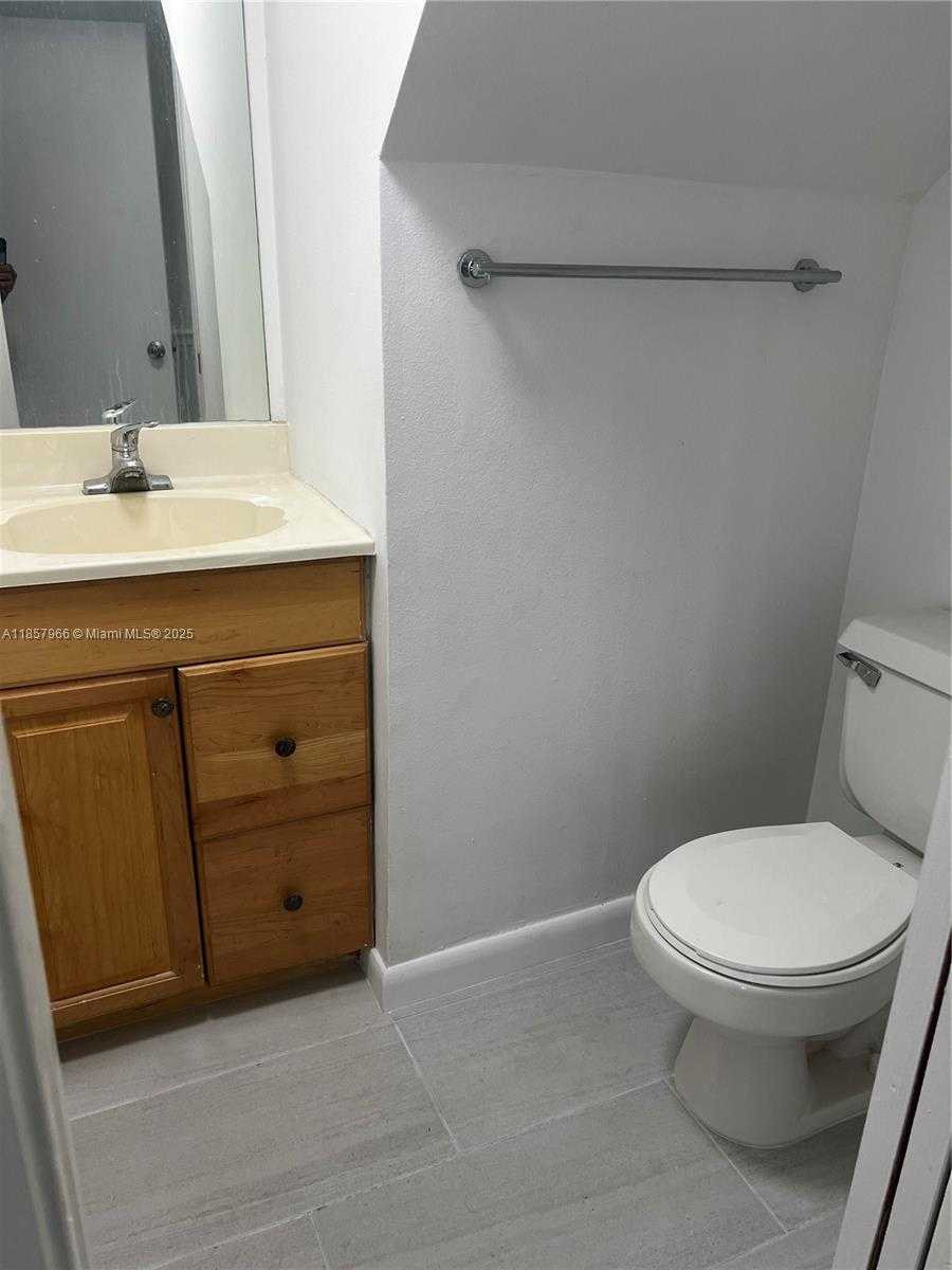 Small Image of 14368 SOUTH WEST 98TH TER, Miami Number 18