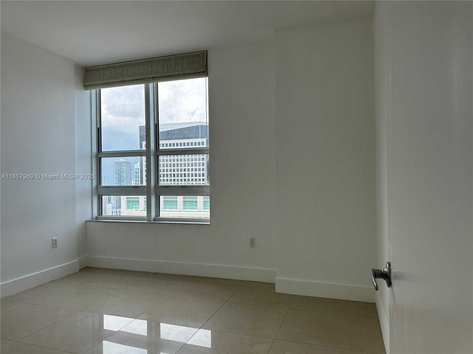 Small Image of 950 BRICKELL BAY DR #3804, Miami Number 13