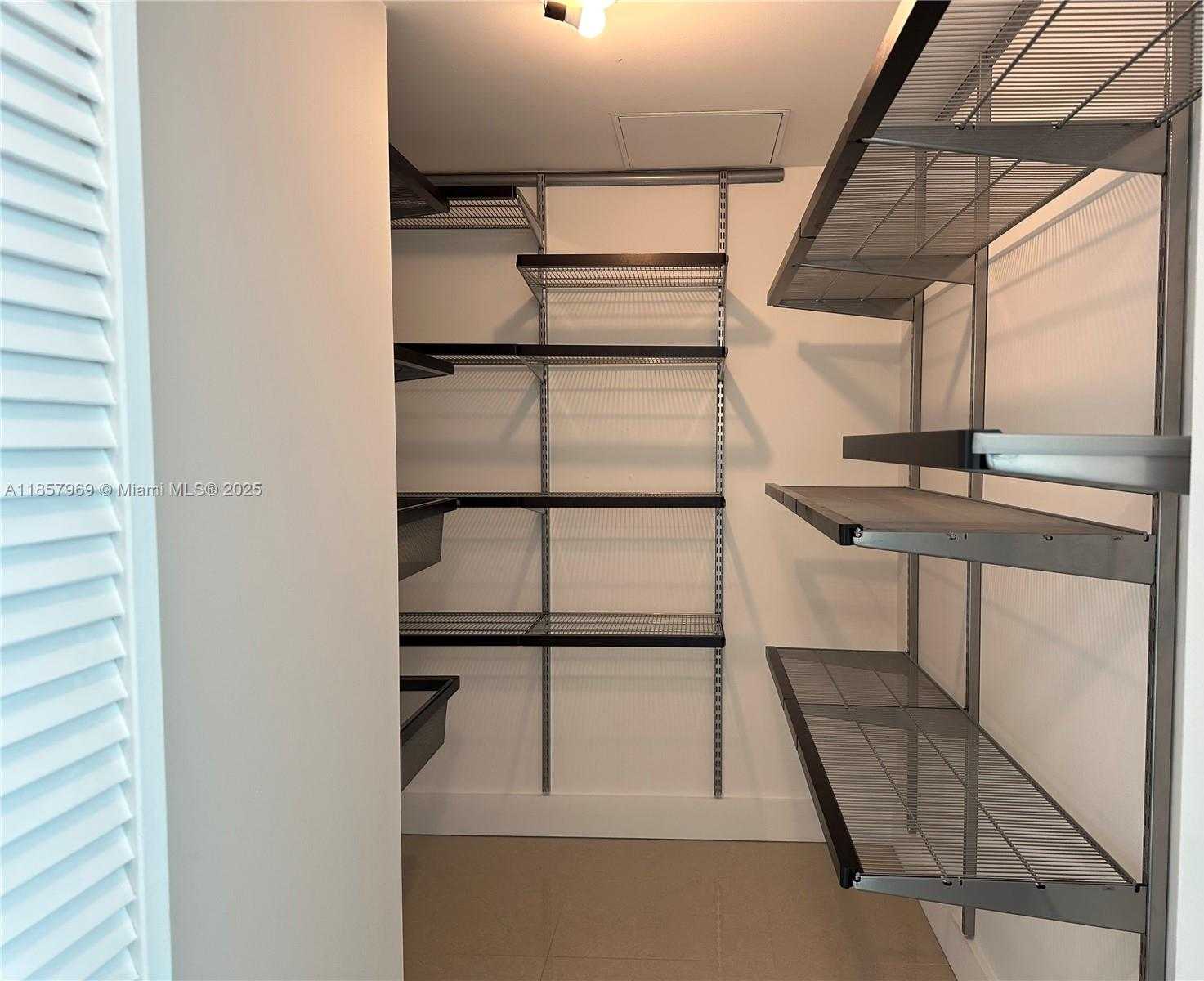 Small Image of 950 BRICKELL BAY DR #3804, Miami Number 17