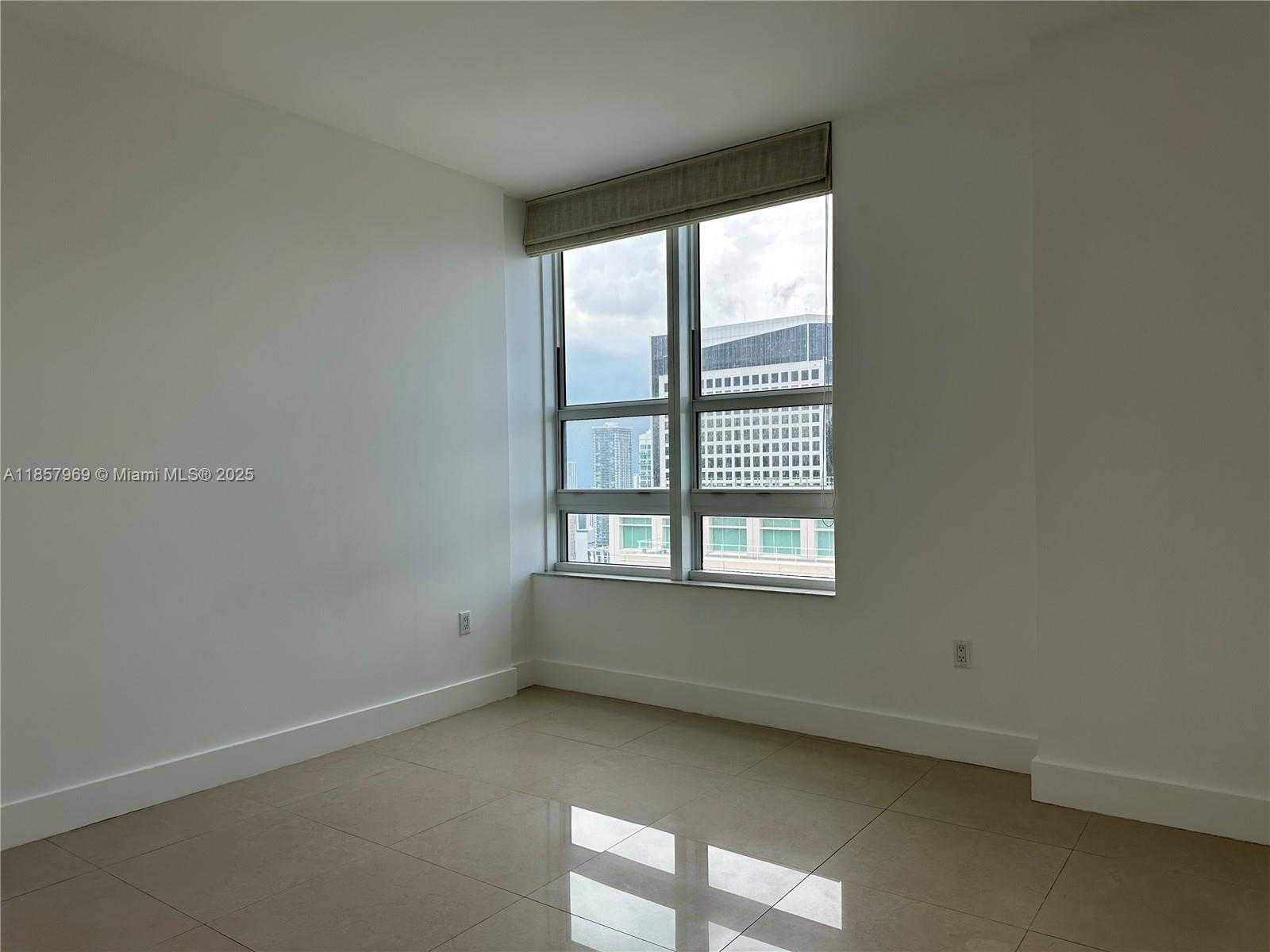 Small Image of 950 BRICKELL BAY DR #3804, Miami Number 19