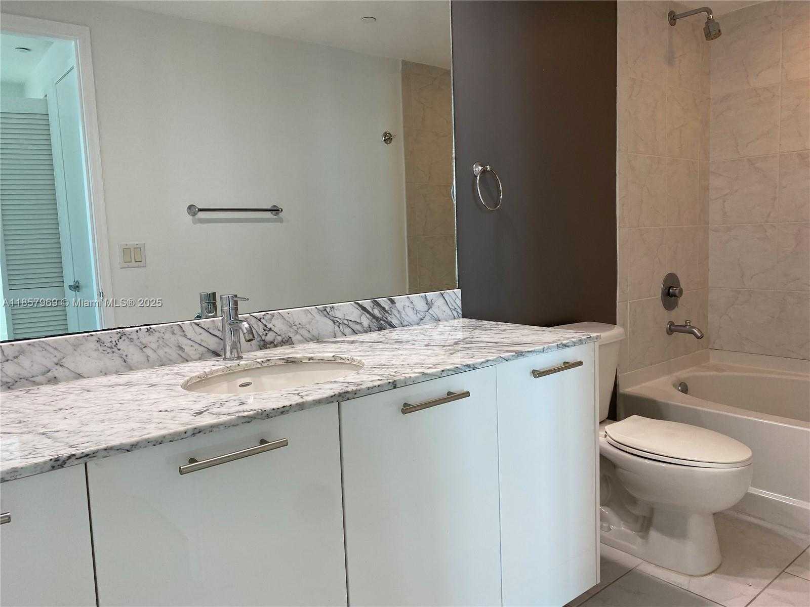 Small Image of 950 BRICKELL BAY DR #3804, Miami Number 21