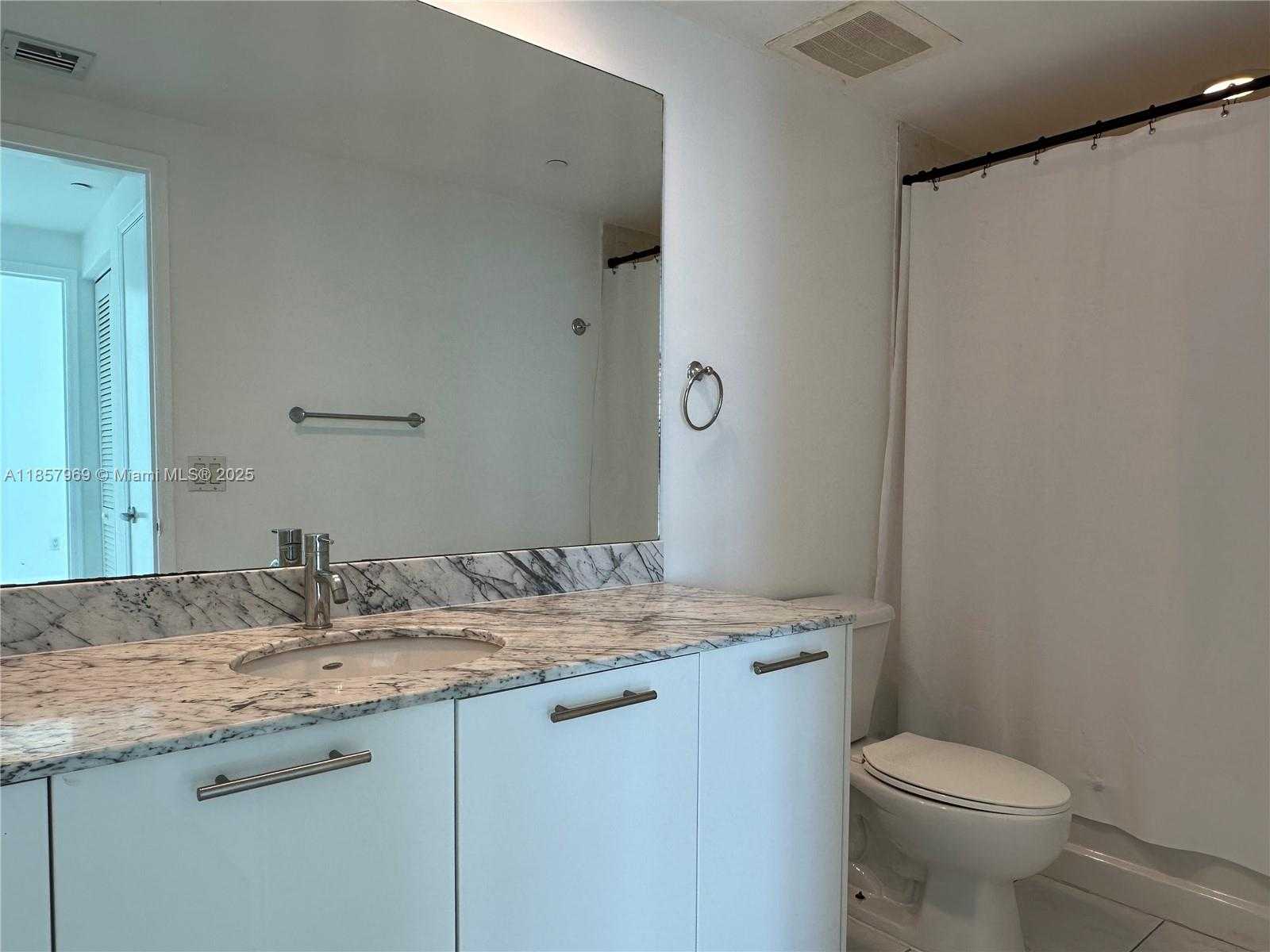 Small Image of 950 BRICKELL BAY DR #3804, Miami Number 23