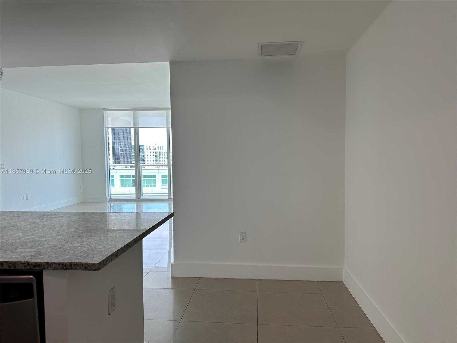 Small Image of 950 BRICKELL BAY DR #3804, Miami Number 31