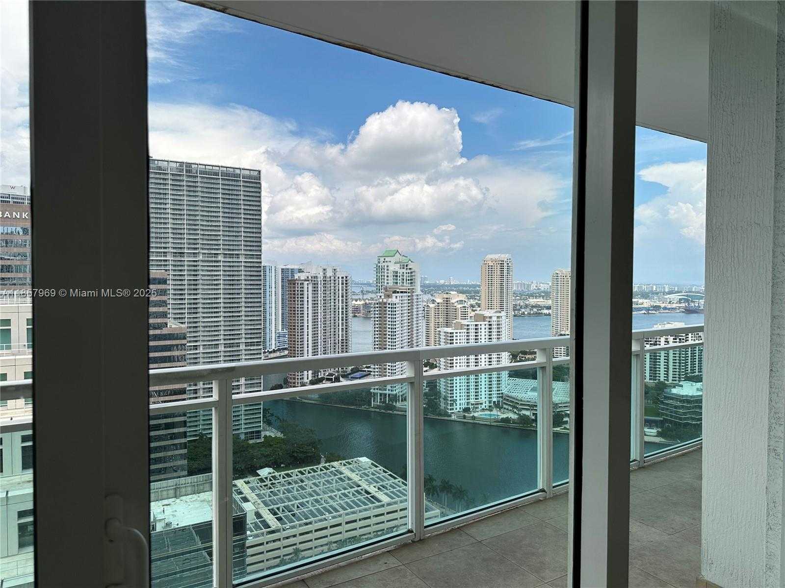 Small Image of 950 BRICKELL BAY DR #3804, Miami Number 4
