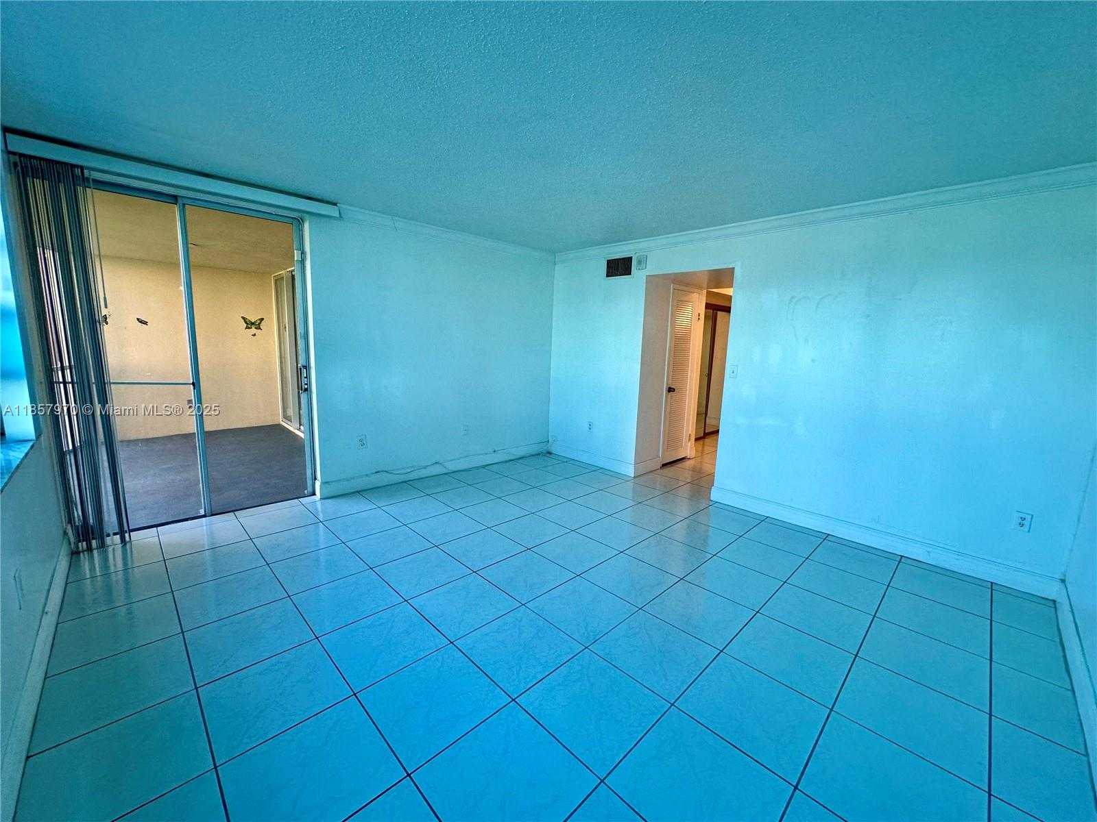 Small Image of 1750 NORTH EAST 191ST ST #105-1, Miami Number 12