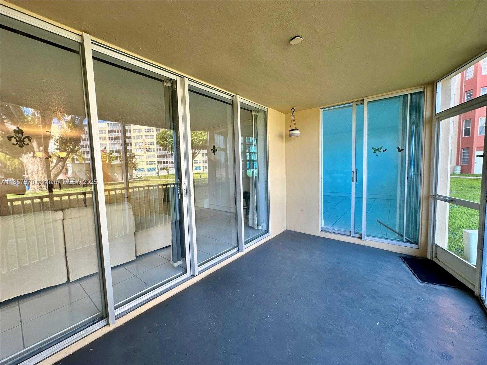 Small Image of 1750 NORTH EAST 191ST ST #105-1, Miami Number 17