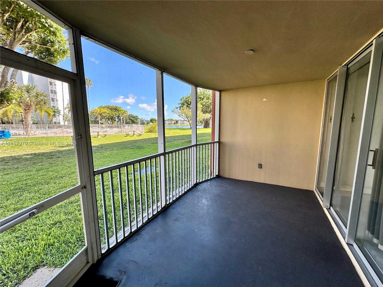 Small Image of 1750 NORTH EAST 191ST ST #105-1, Miami Number 18