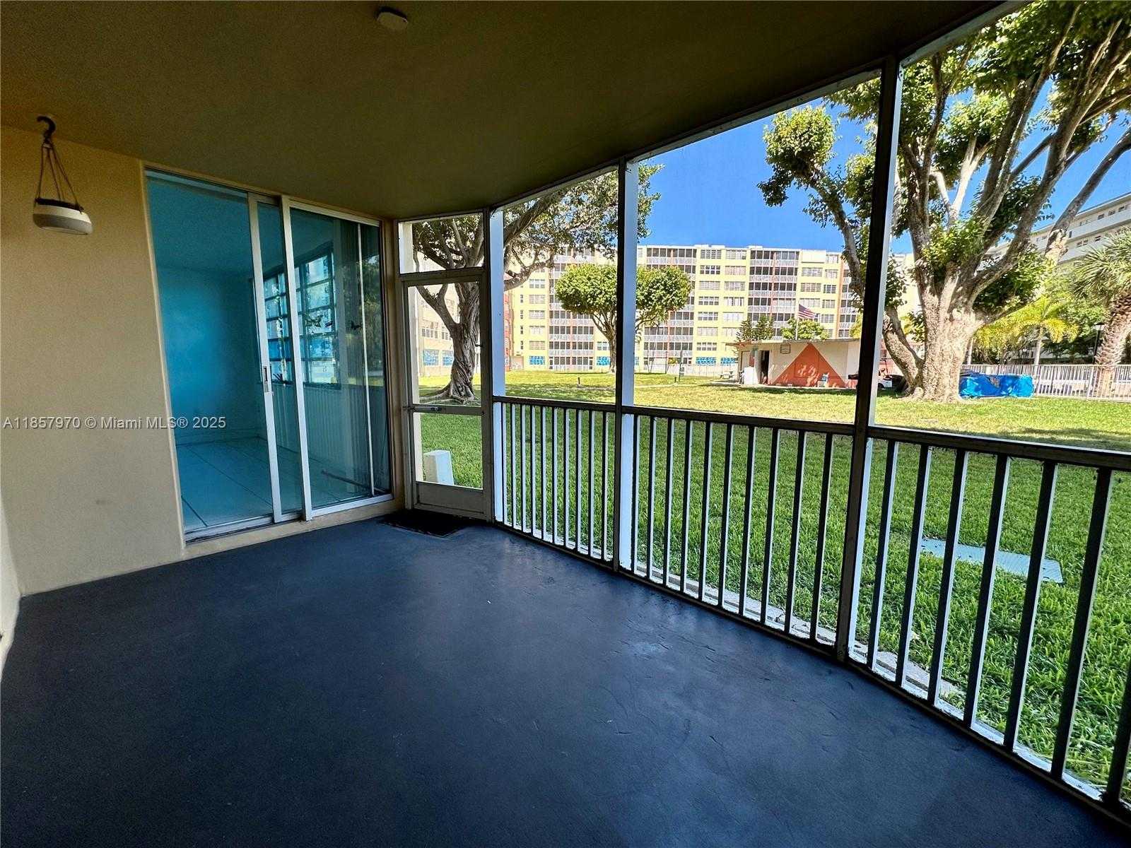 Small Image of 1750 NORTH EAST 191ST ST #105-1, Miami Number 19