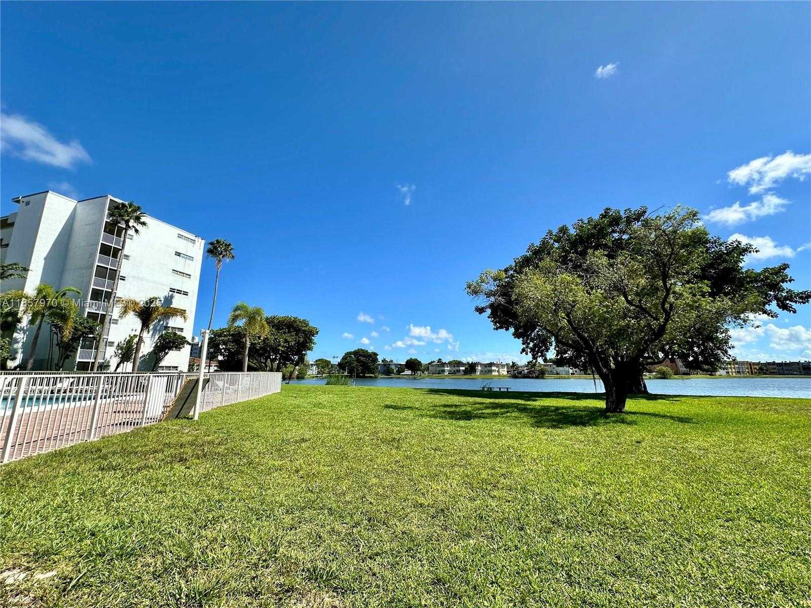 Small Image of 1750 NORTH EAST 191ST ST #105-1, Miami Number 20