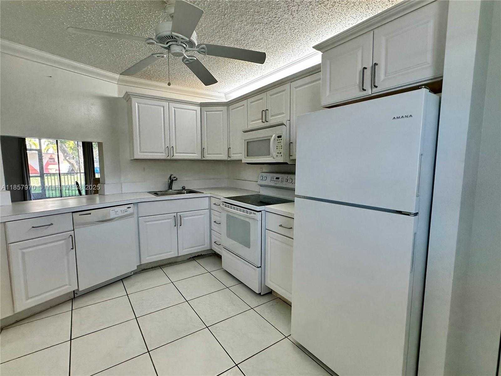 Small Image of 1750 NORTH EAST 191ST ST #105-1, Miami Number 5