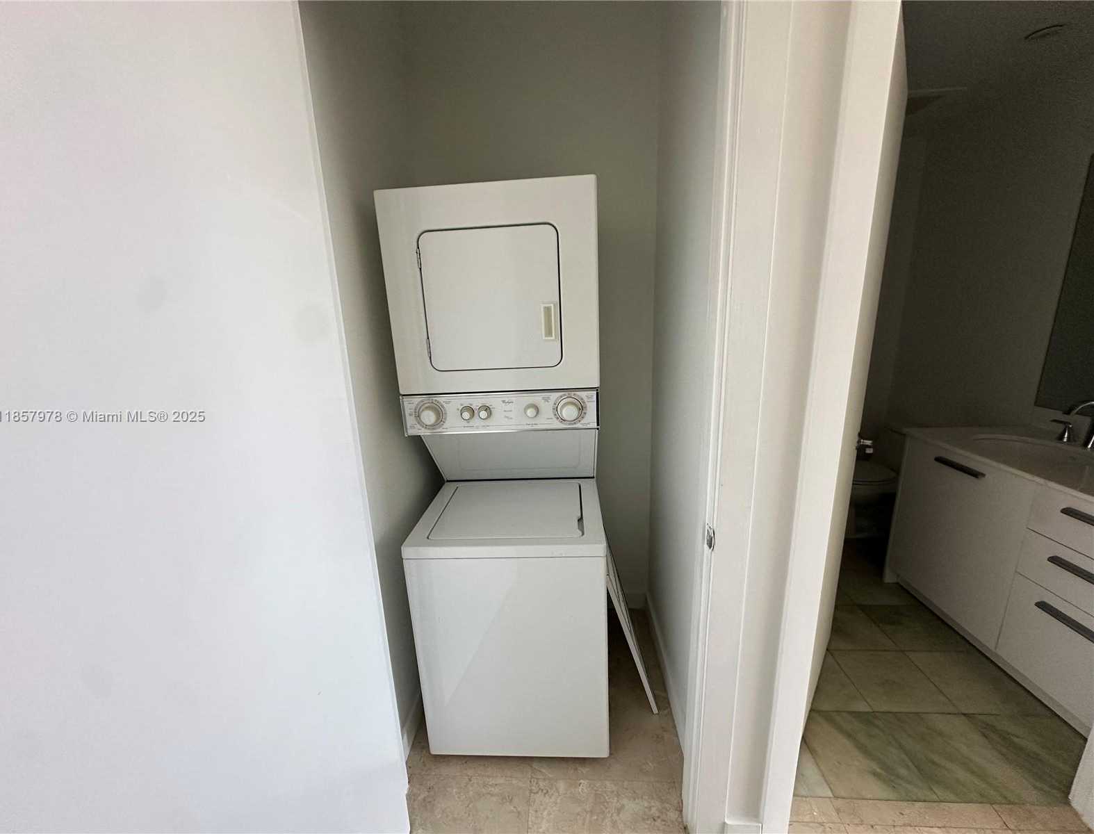 Small Image of 1060 BRICKELL AVE #3009, Miami Number 14