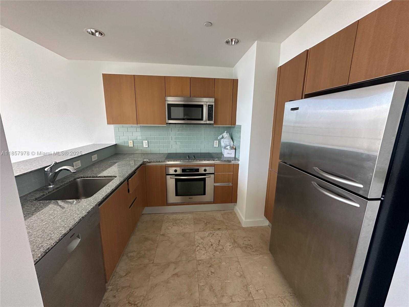 Small Image of 1060 BRICKELL AVE #3009, Miami Number 2