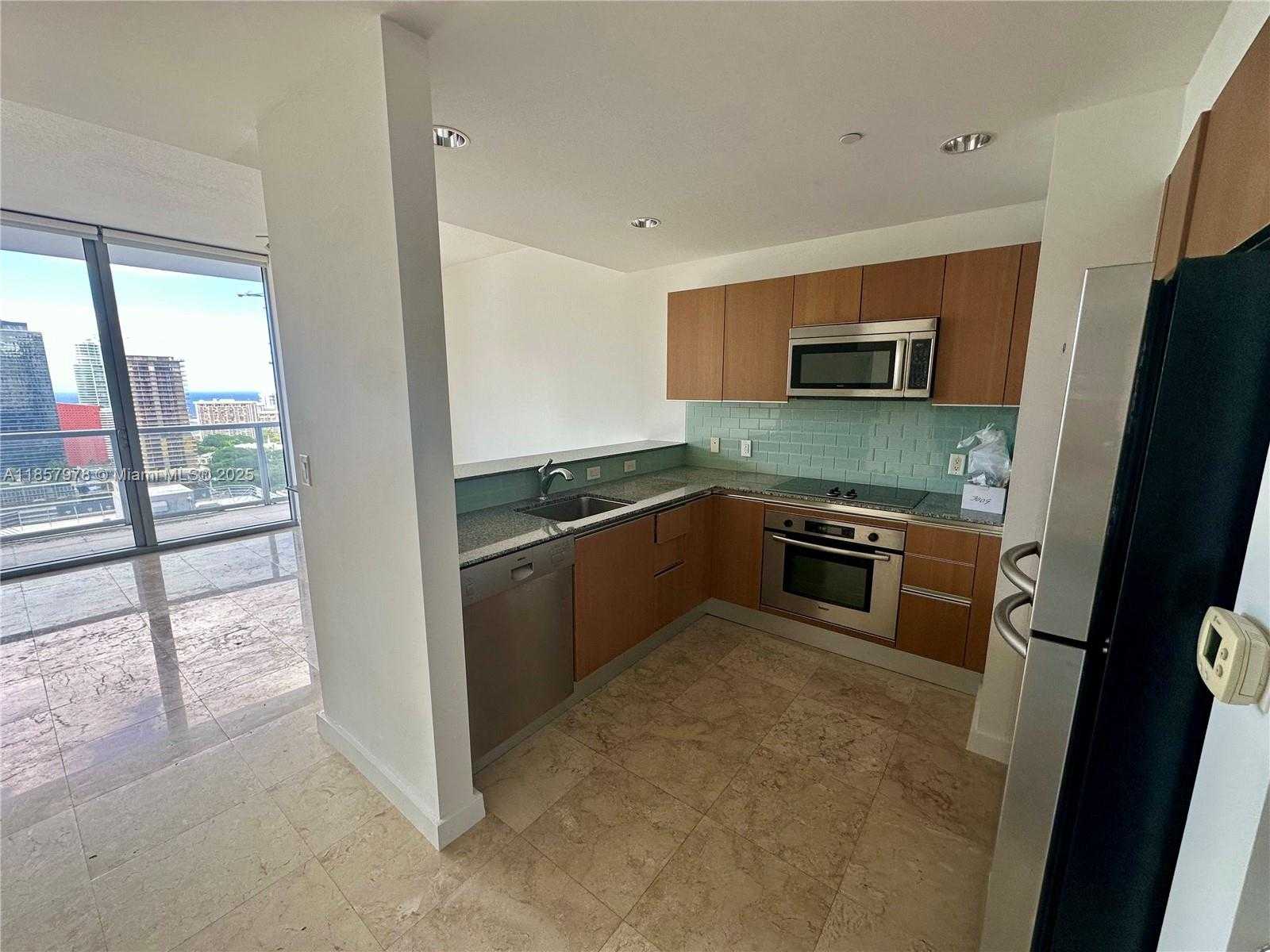 Small Image of 1060 BRICKELL AVE #3009, Miami Number 4