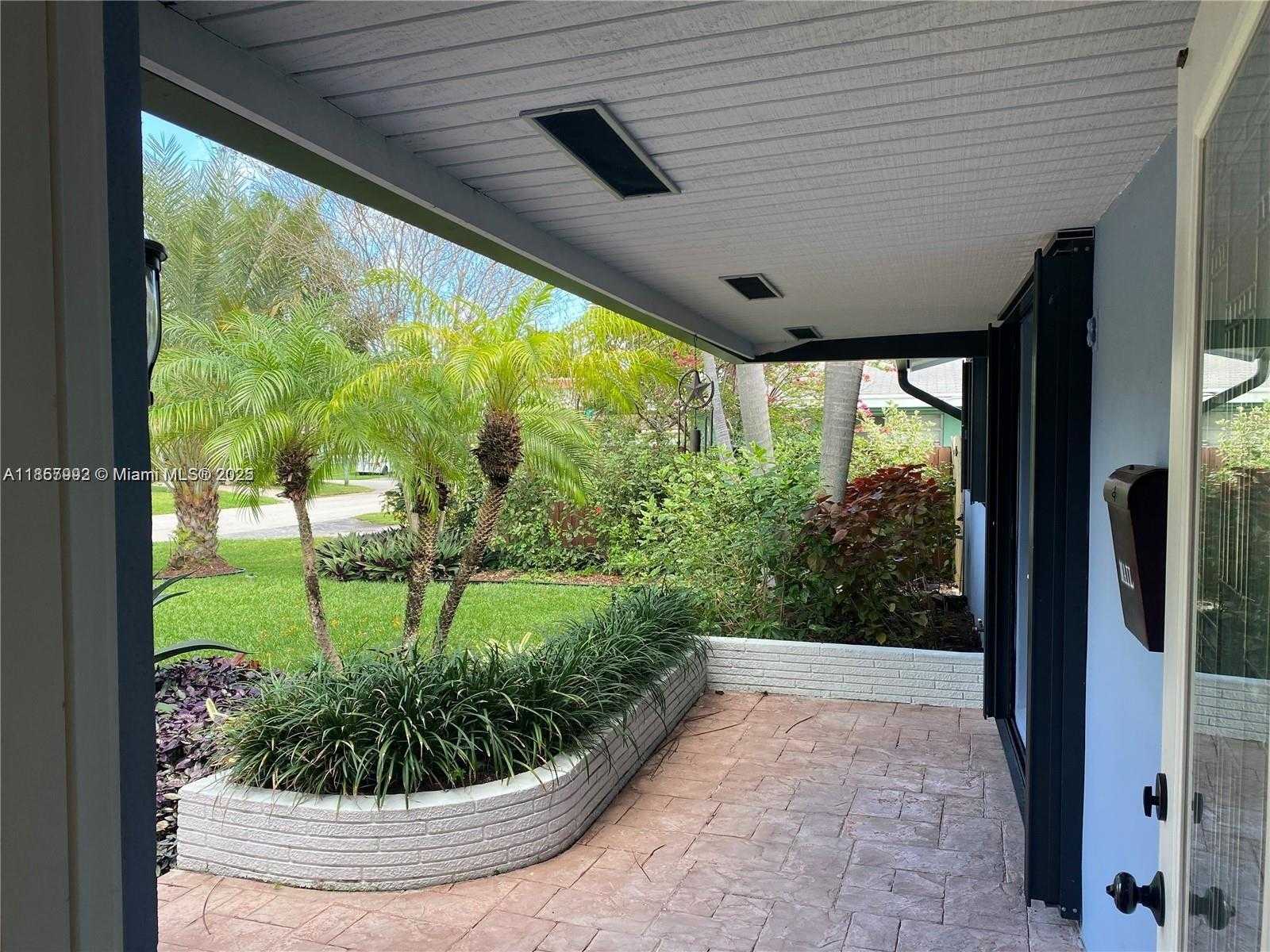 Small Image of 1750 NORTH EAST 40TH PL, Oakland Park Number 13