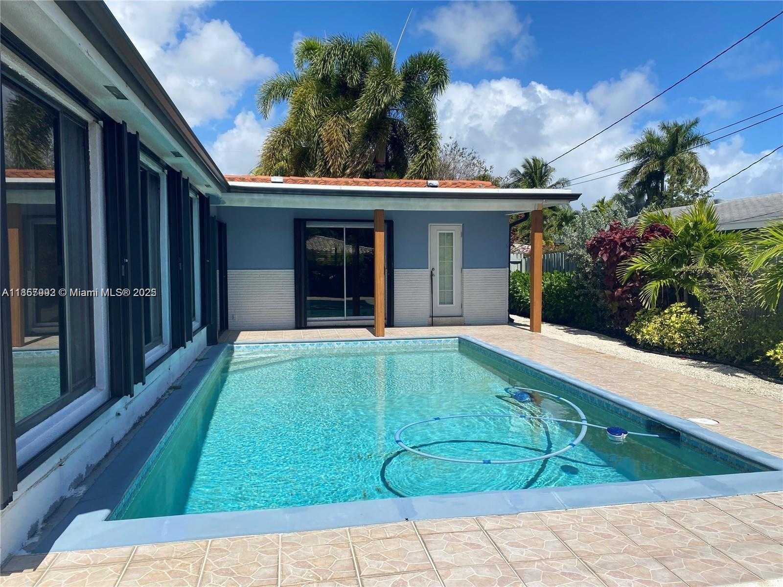 Small Image of 1750 NORTH EAST 40TH PL, Oakland Park Number 5