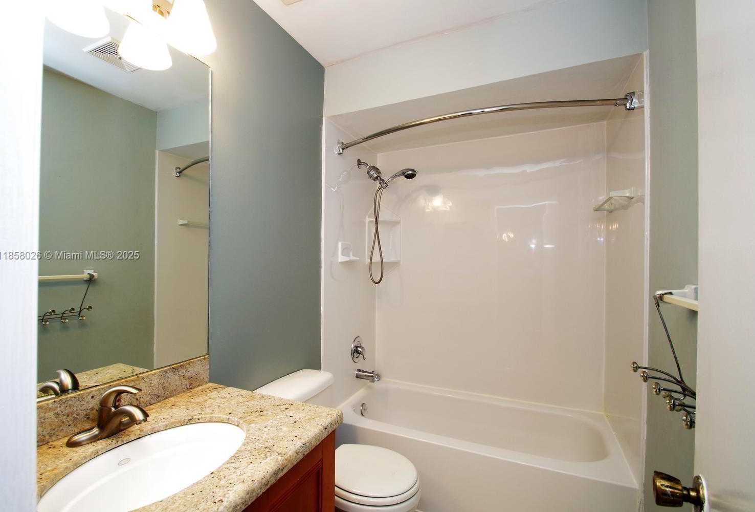 Small Image of 3010 WILLOW LN #264, Hollywood Number 16