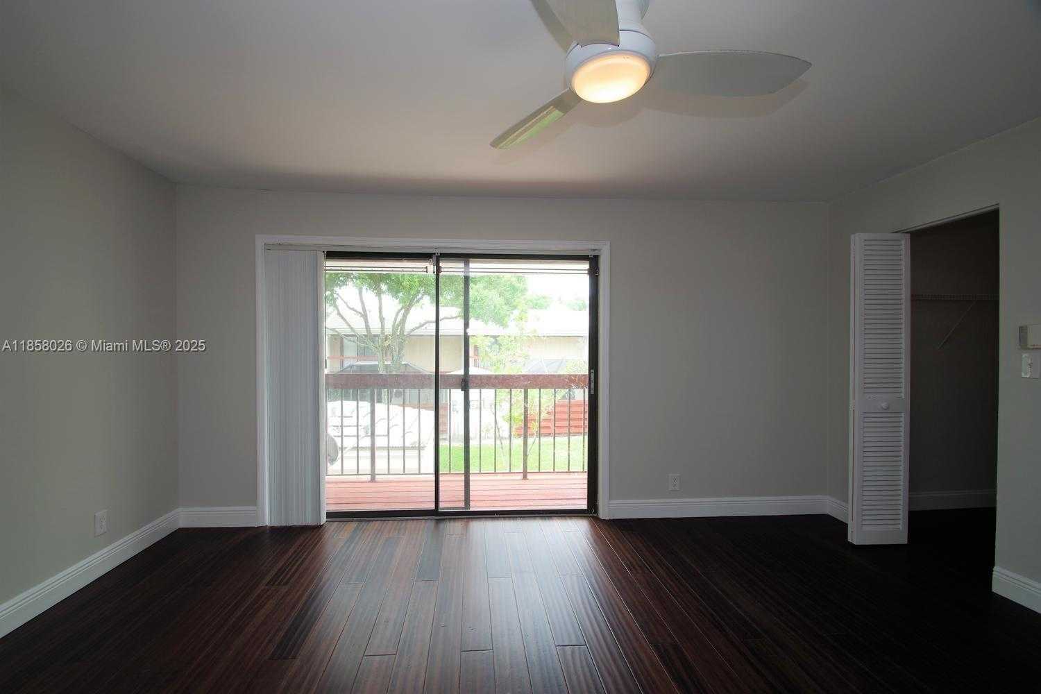 Small Image of 3010 WILLOW LN #264, Hollywood Number 18