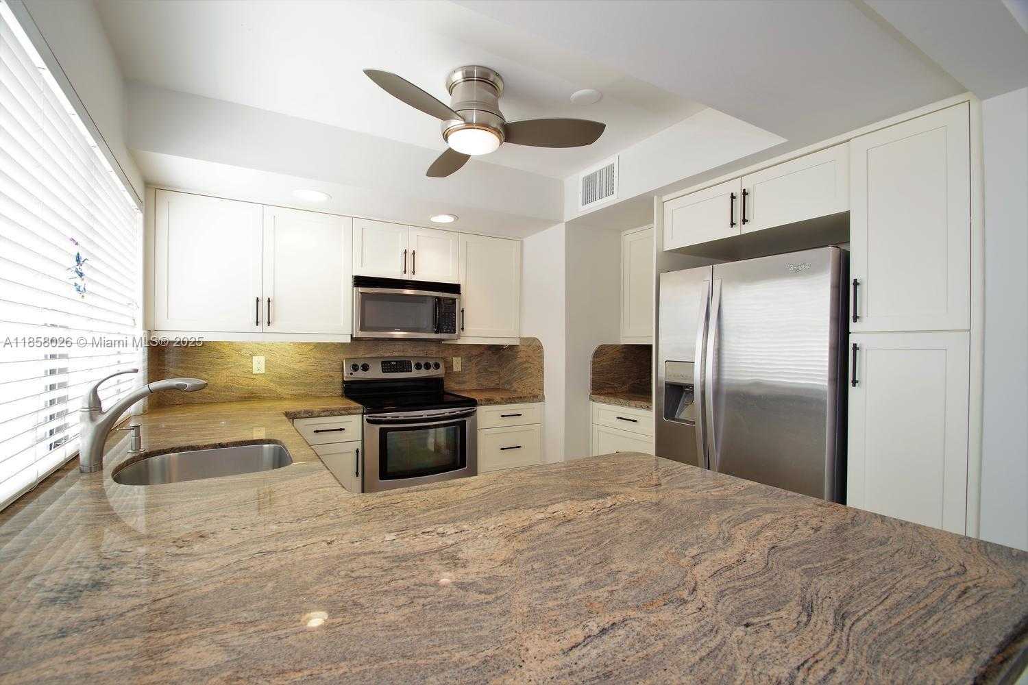 Small Image of 3010 WILLOW LN #264, Hollywood Number 2