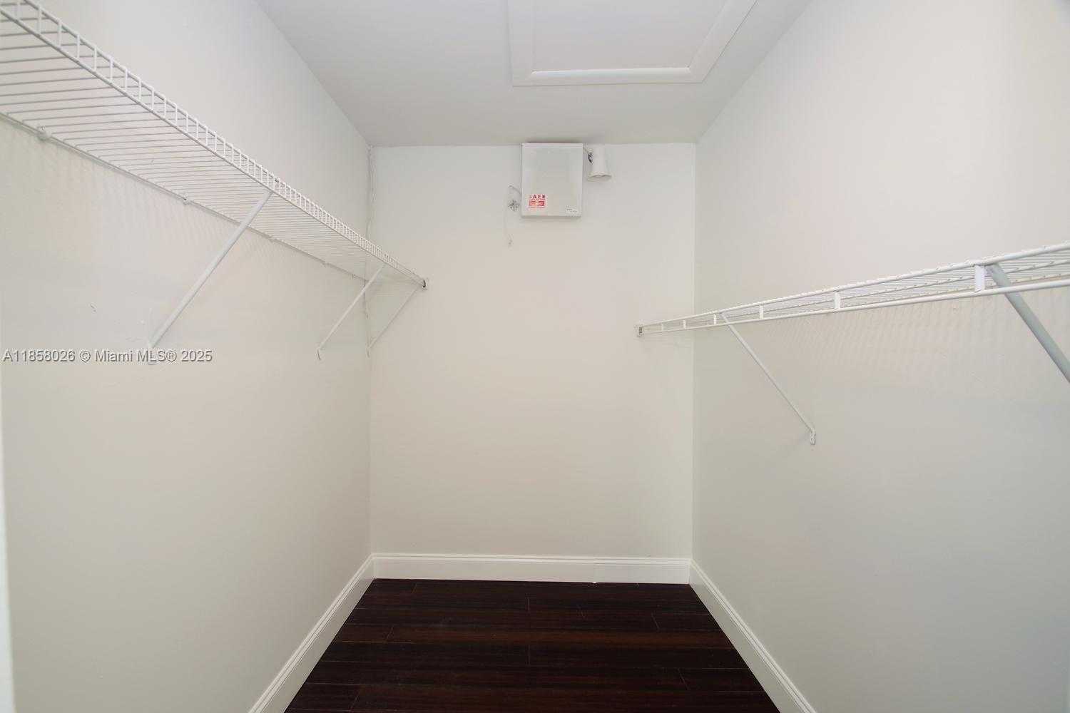Small Image of 3010 WILLOW LN #264, Hollywood Number 21