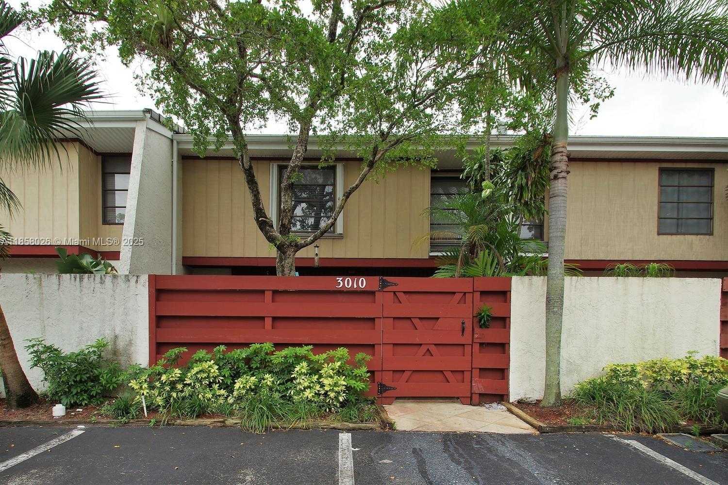 Small Image of 3010 WILLOW LN #264, Hollywood Number 27