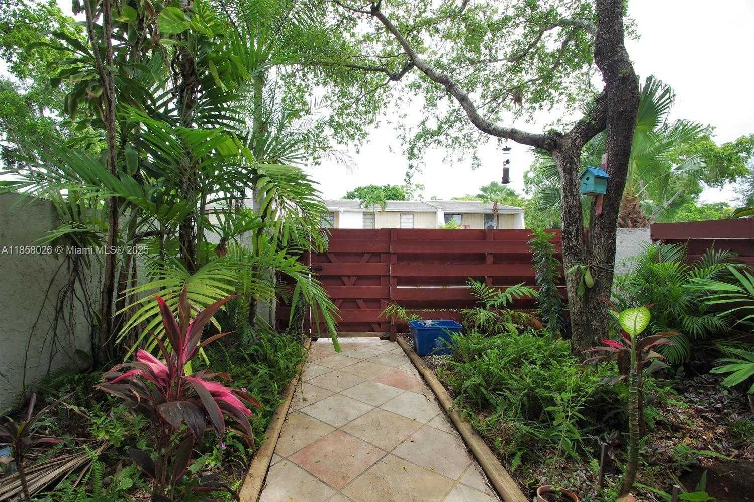 Small Image of 3010 WILLOW LN #264, Hollywood Number 29