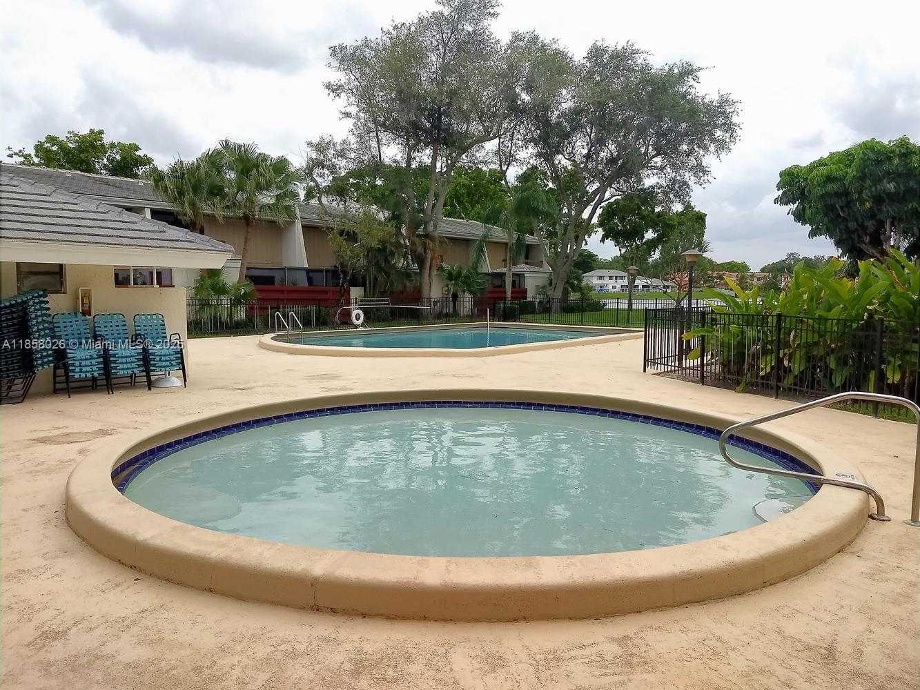 Small Image of 3010 WILLOW LN #264, Hollywood Number 31