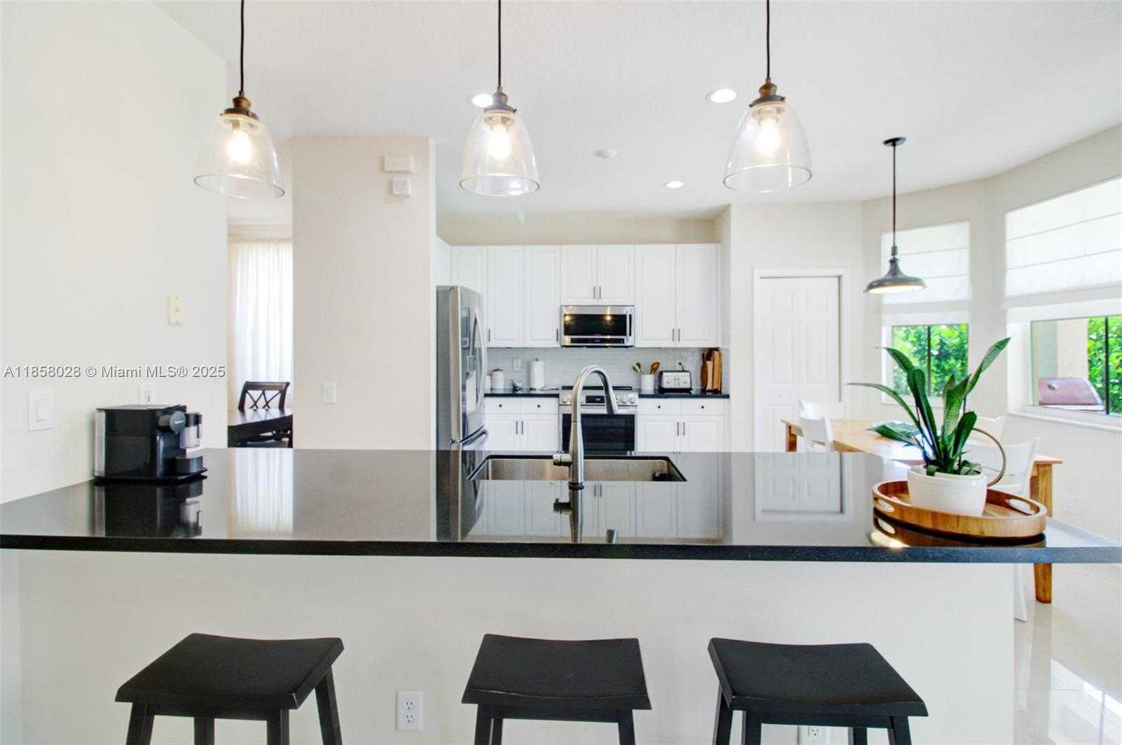 Small Image of 1610 SANDPIPER CIR, Weston Number 14