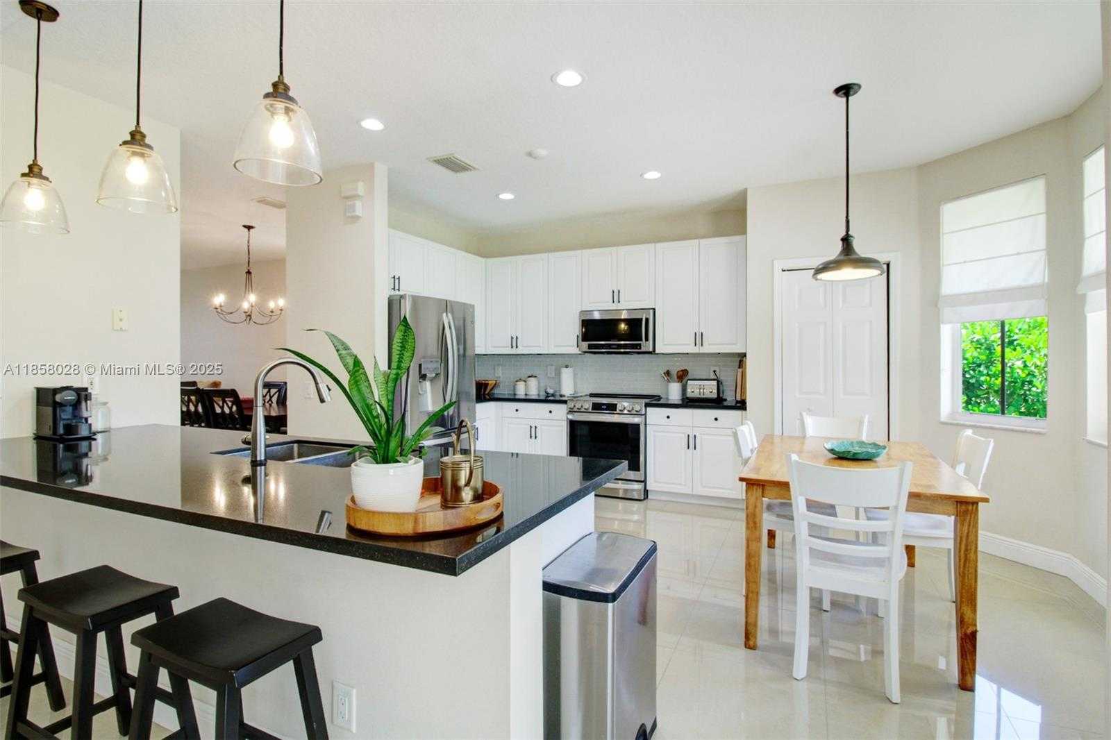Small Image of 1610 SANDPIPER CIR, Weston Number 15