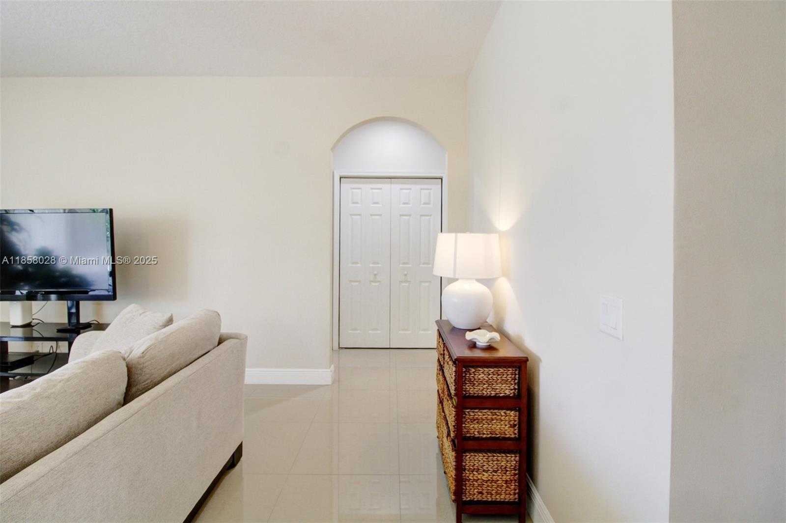 Small Image of 1610 SANDPIPER CIR, Weston Number 18