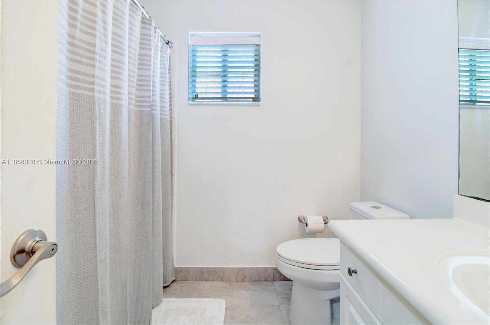 Small Image of 1610 SANDPIPER CIR, Weston Number 25
