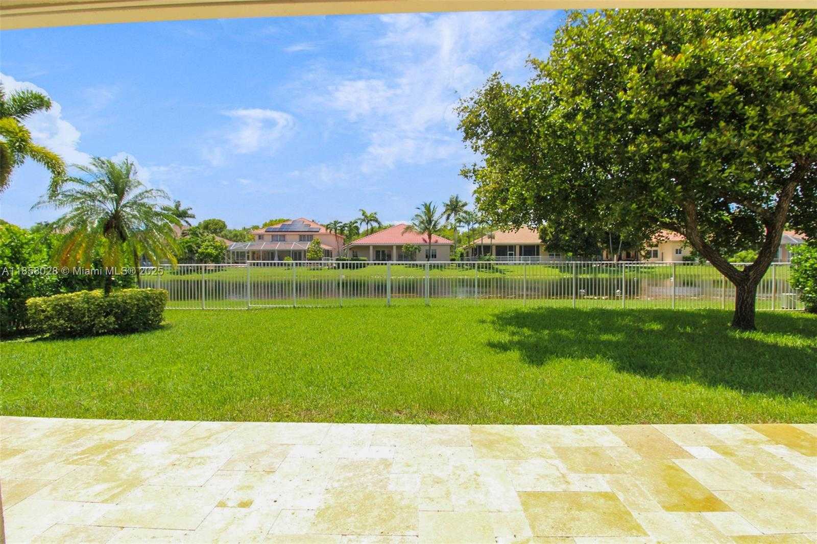 Small Image of 1610 SANDPIPER CIR, Weston Number 38