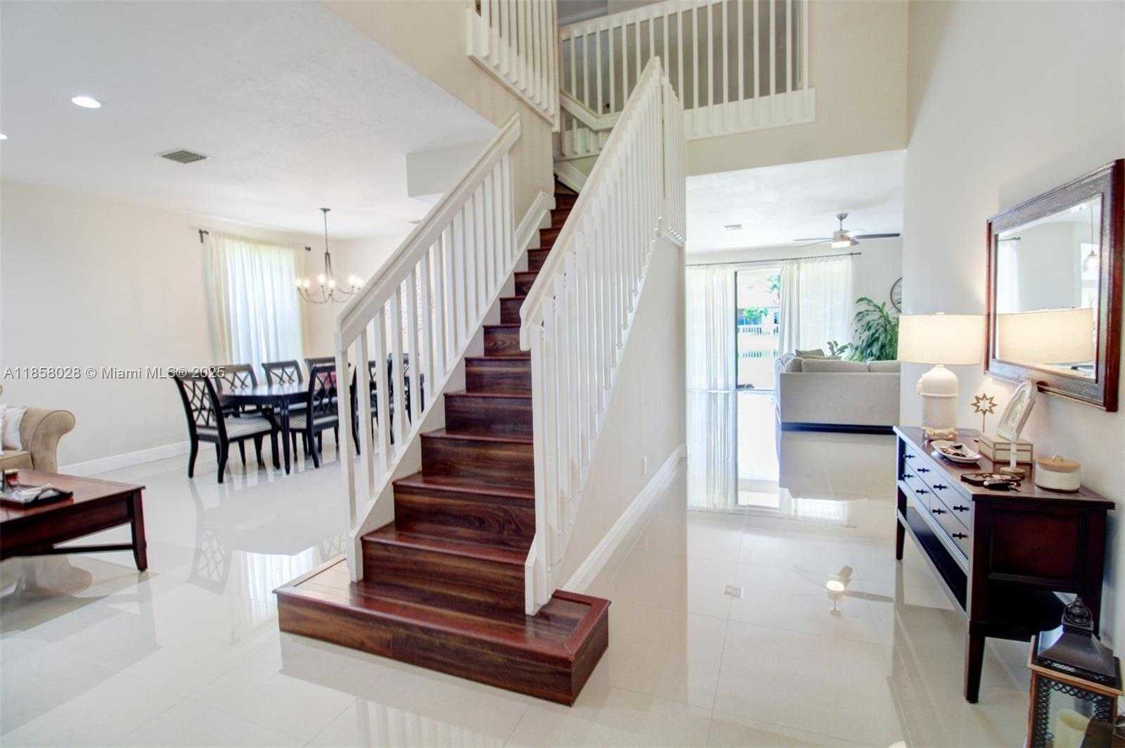 Small Image of 1610 SANDPIPER CIR, Weston Number 7