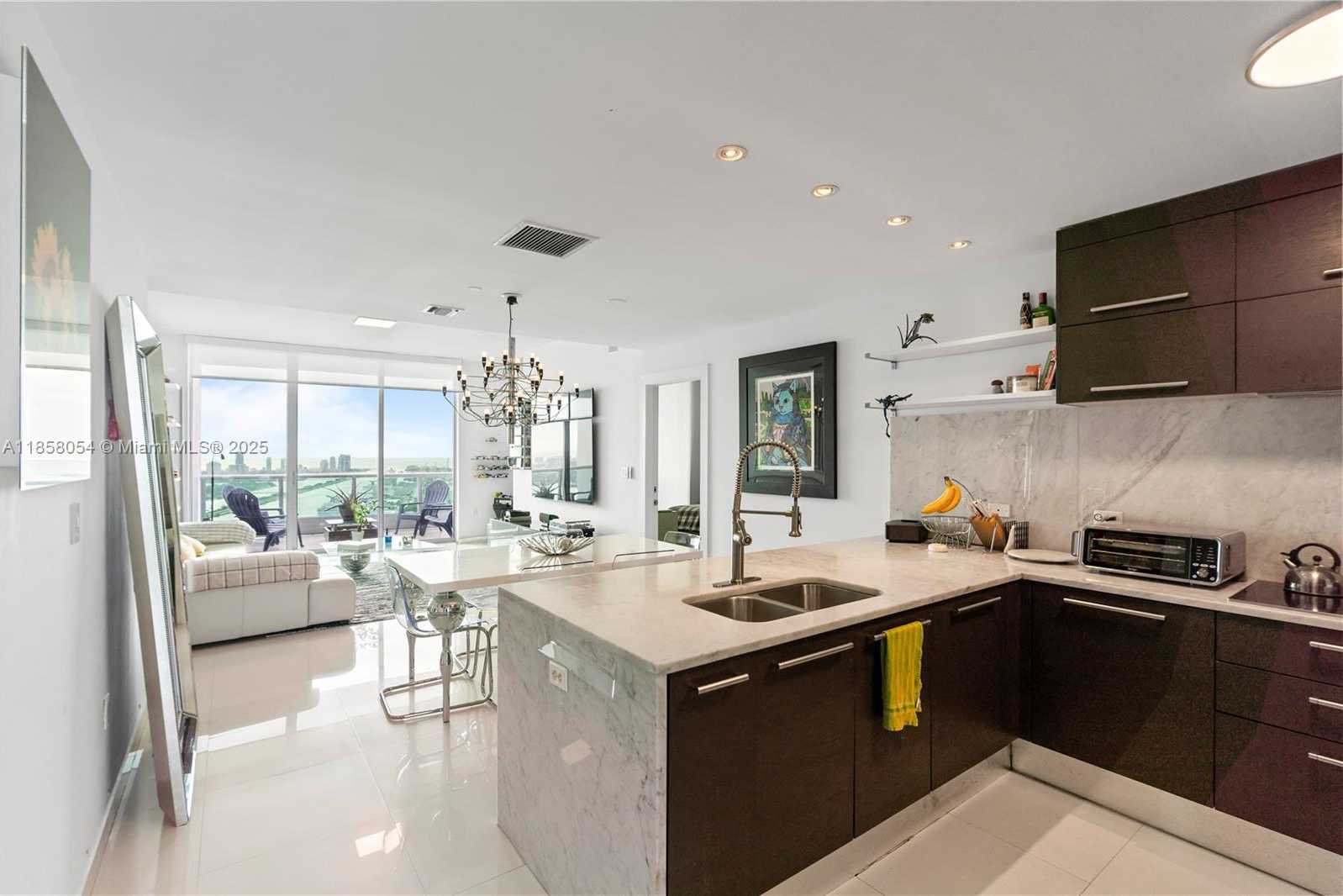 Small Image of 900 BISCAYNE BLVD #5102, Miami Number 25