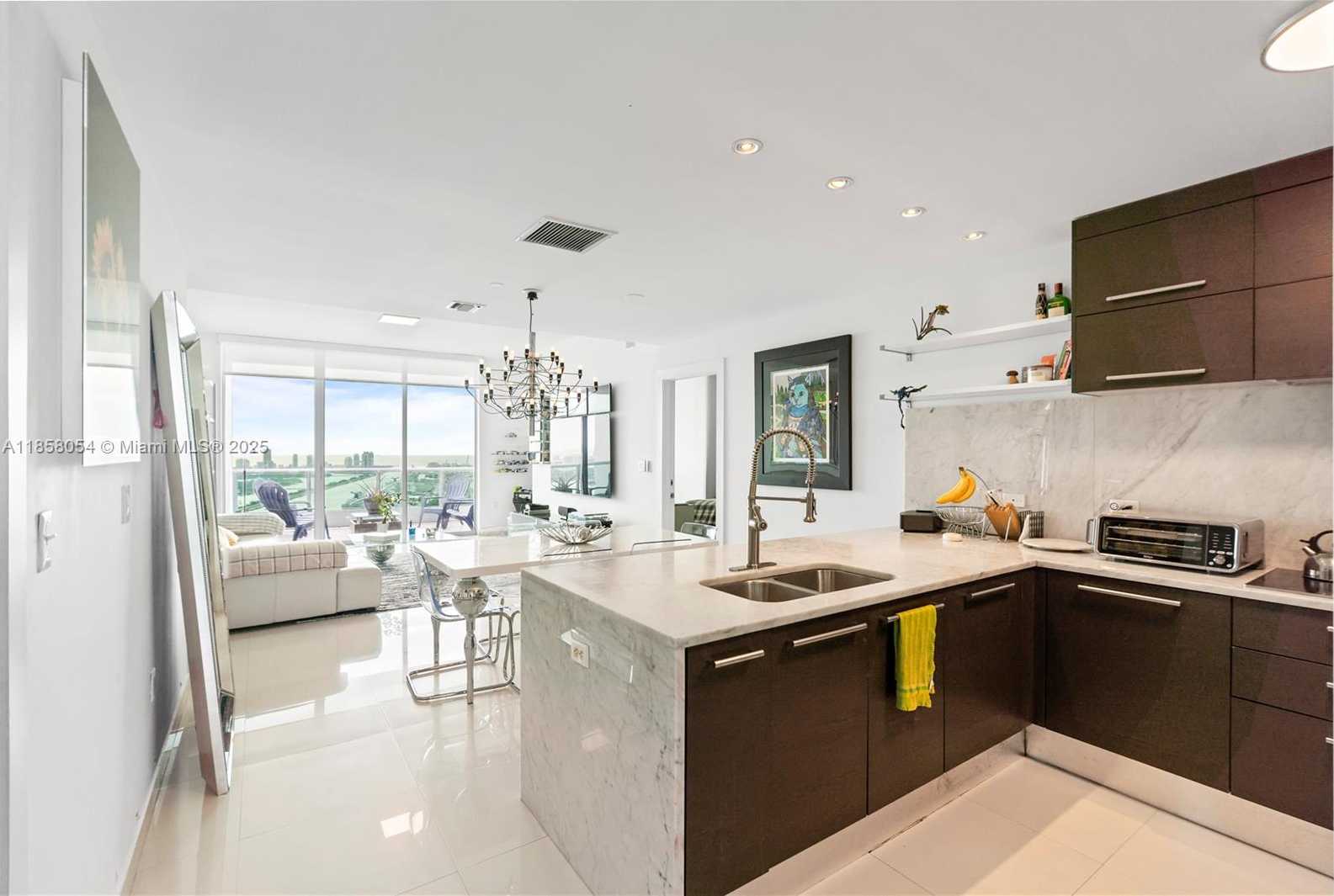 Small Image of 900 BISCAYNE BLVD #5102, Miami Number 26