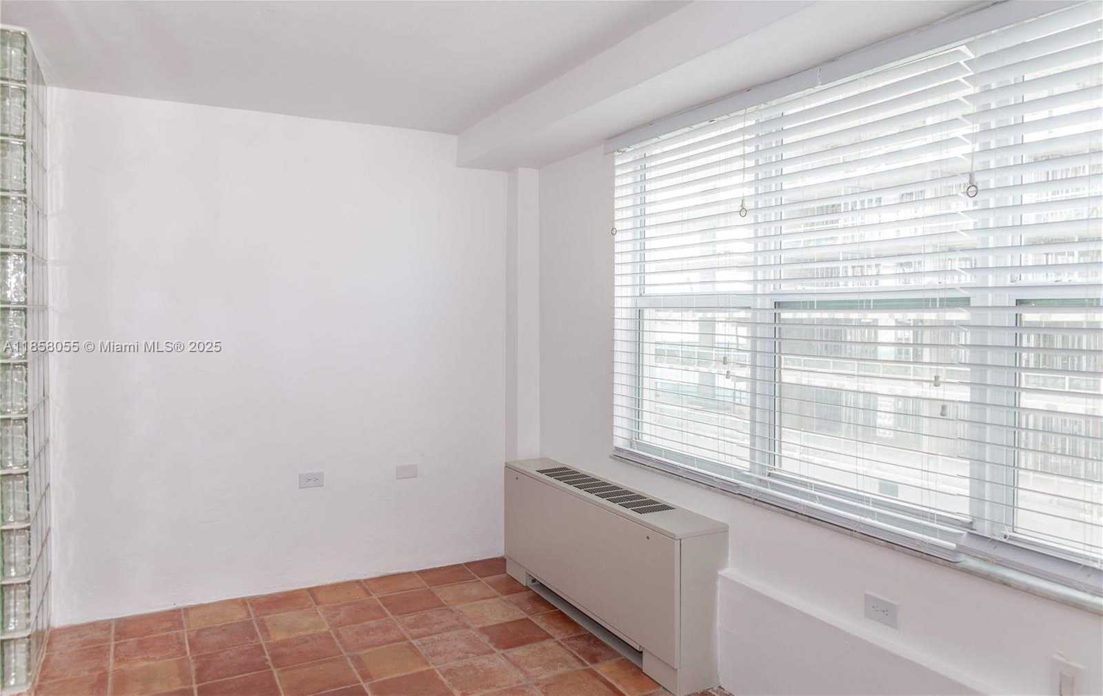 Small Image of 1250 WEST AVE #8R, Miami Beach Number 5