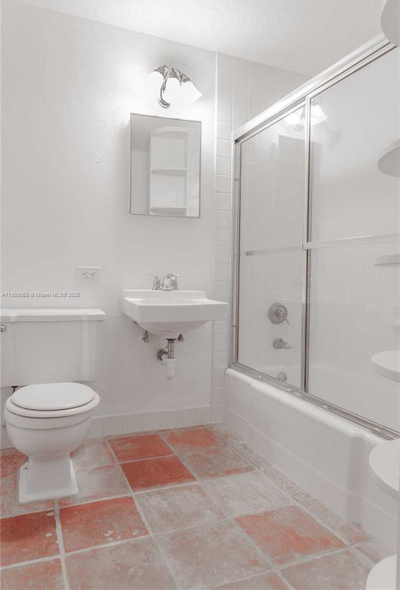 Small Image of 1250 WEST AVE #8R, Miami Beach Number 6