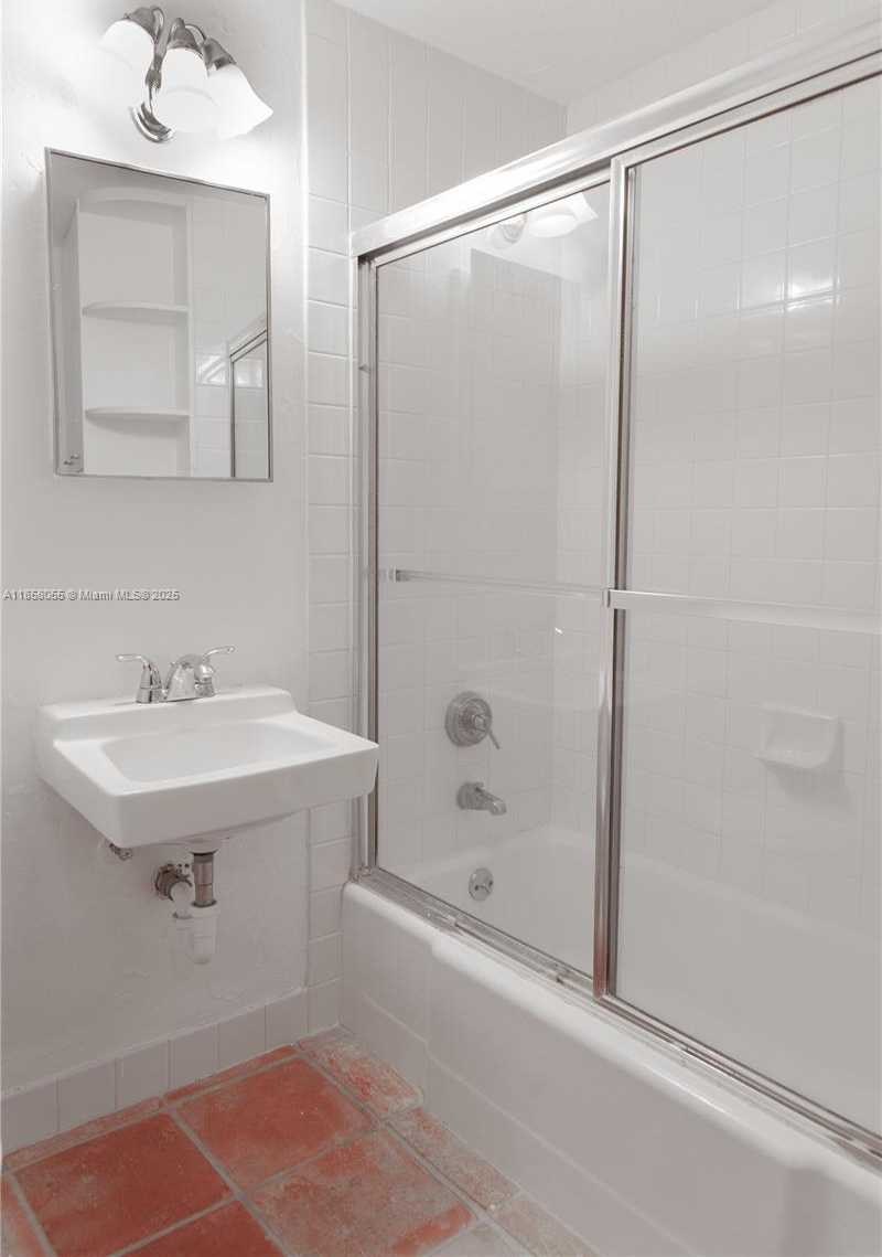 Small Image of 1250 WEST AVE #8R, Miami Beach Number 7