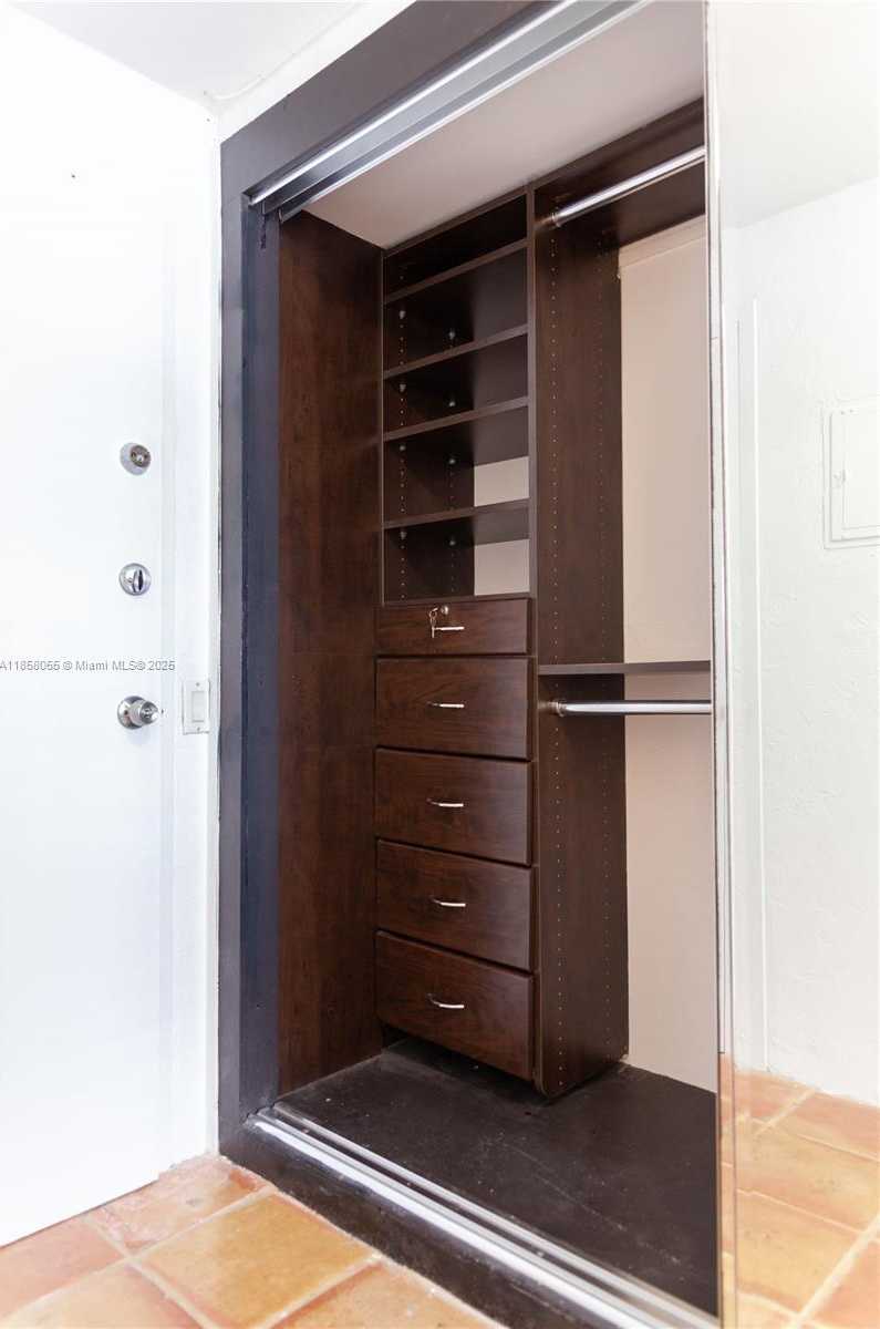 Small Image of 1250 WEST AVE #8R, Miami Beach Number 8