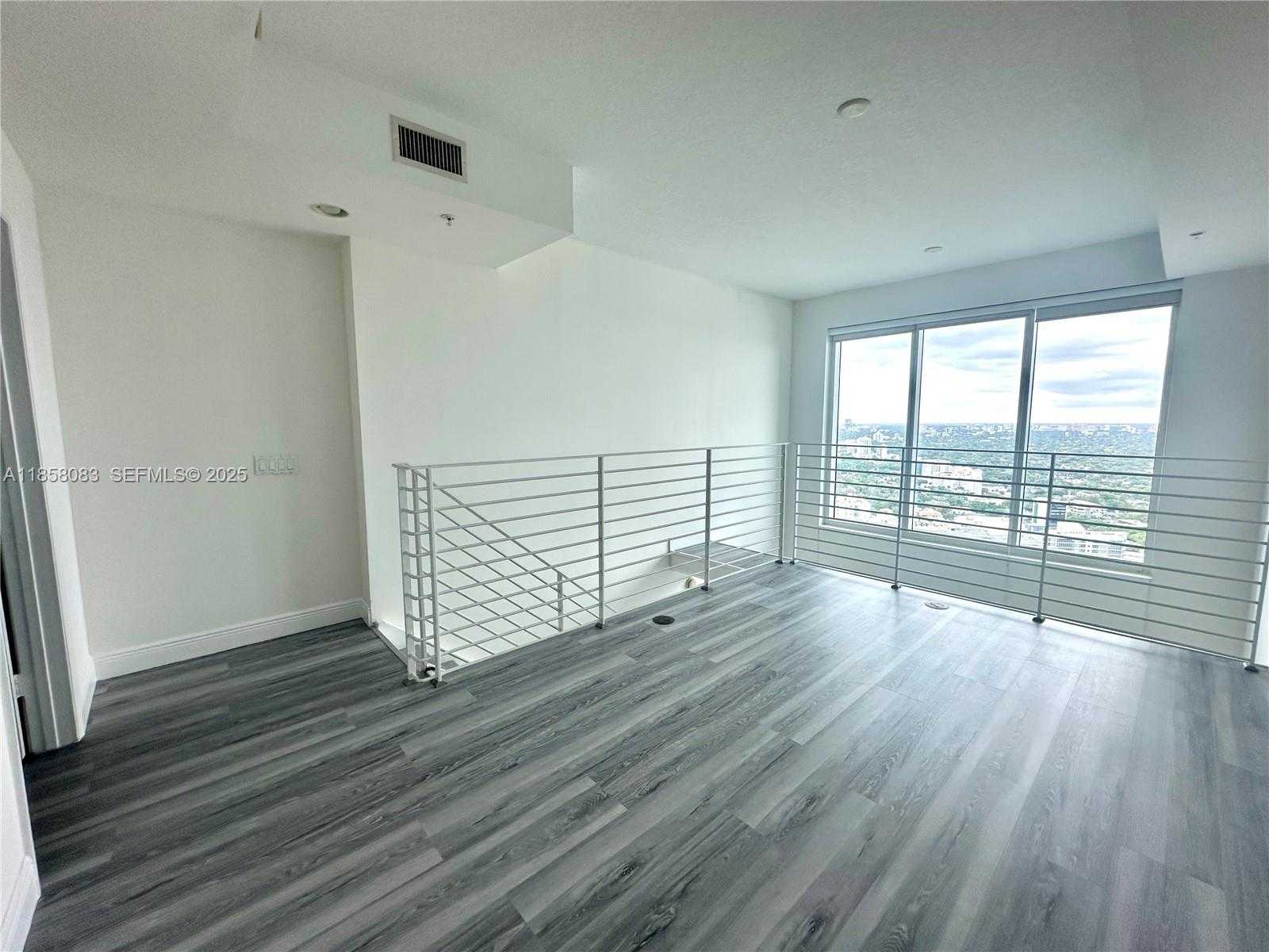 Small Image of 60 SOUTH WEST 13TH ST #3207, Miami Number 19