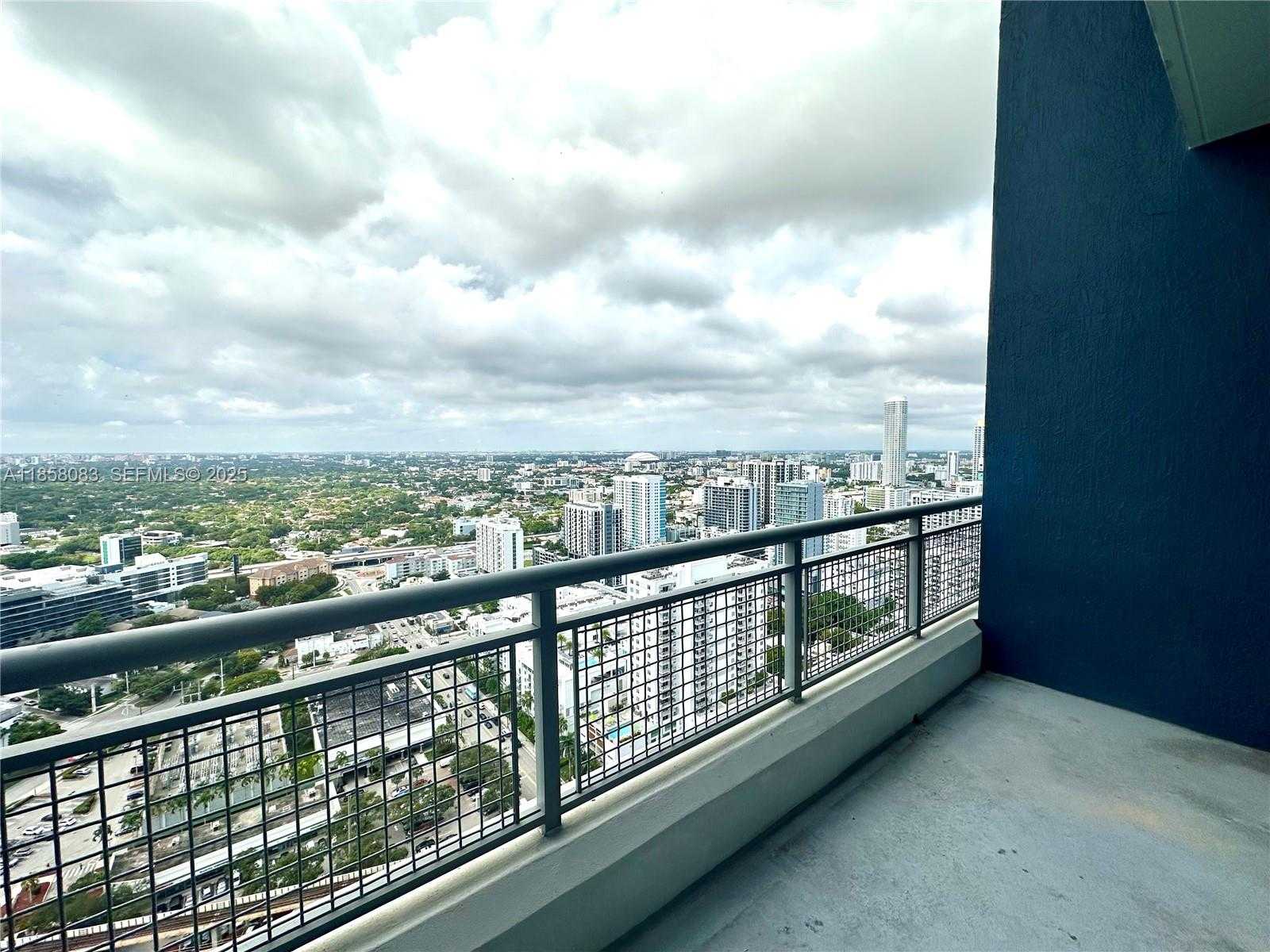 Small Image of 60 SOUTH WEST 13TH ST #3207, Miami Number 23