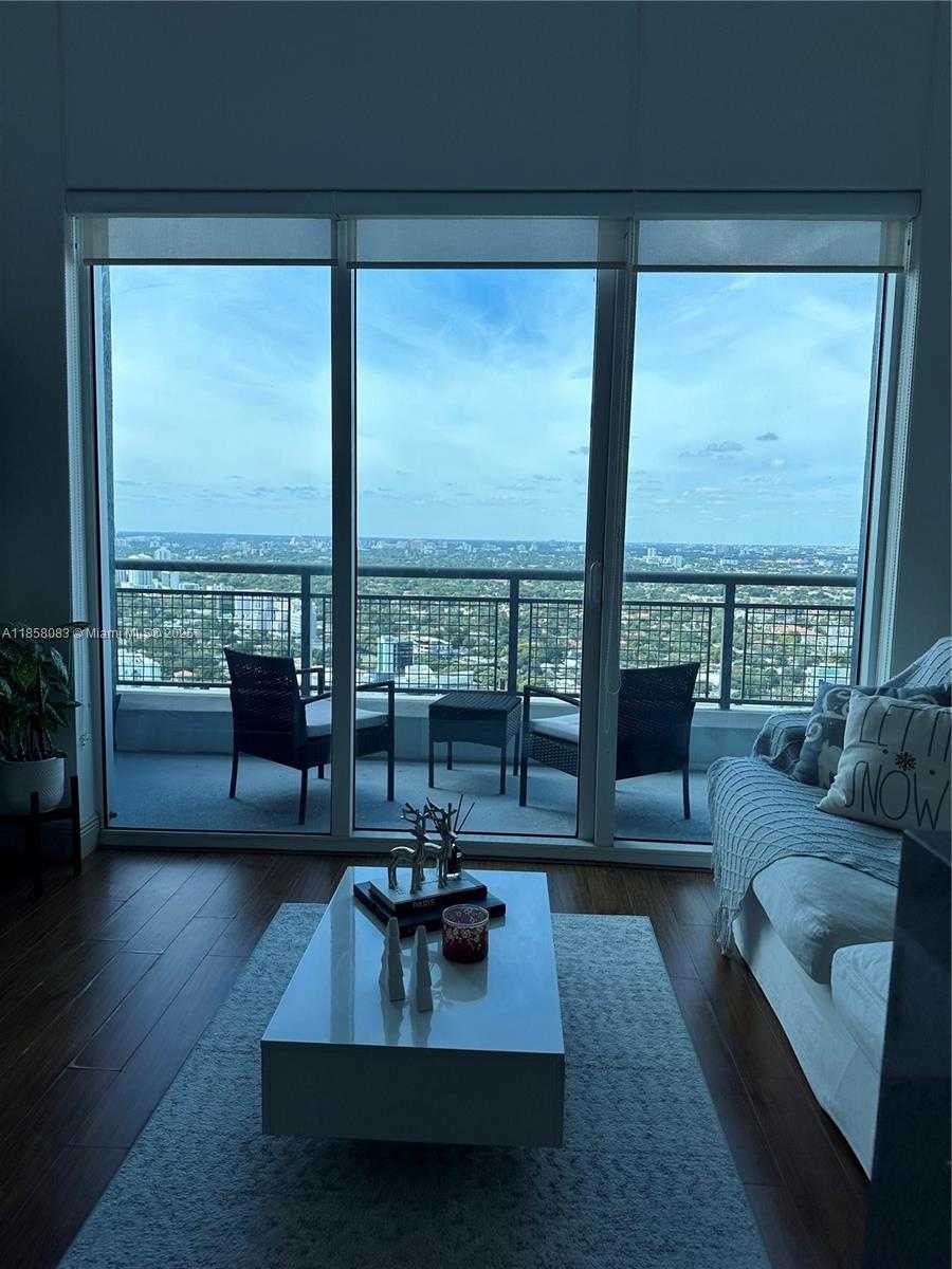 Small Image of 60 SOUTH WEST 13TH ST #3207, Miami Number 4
