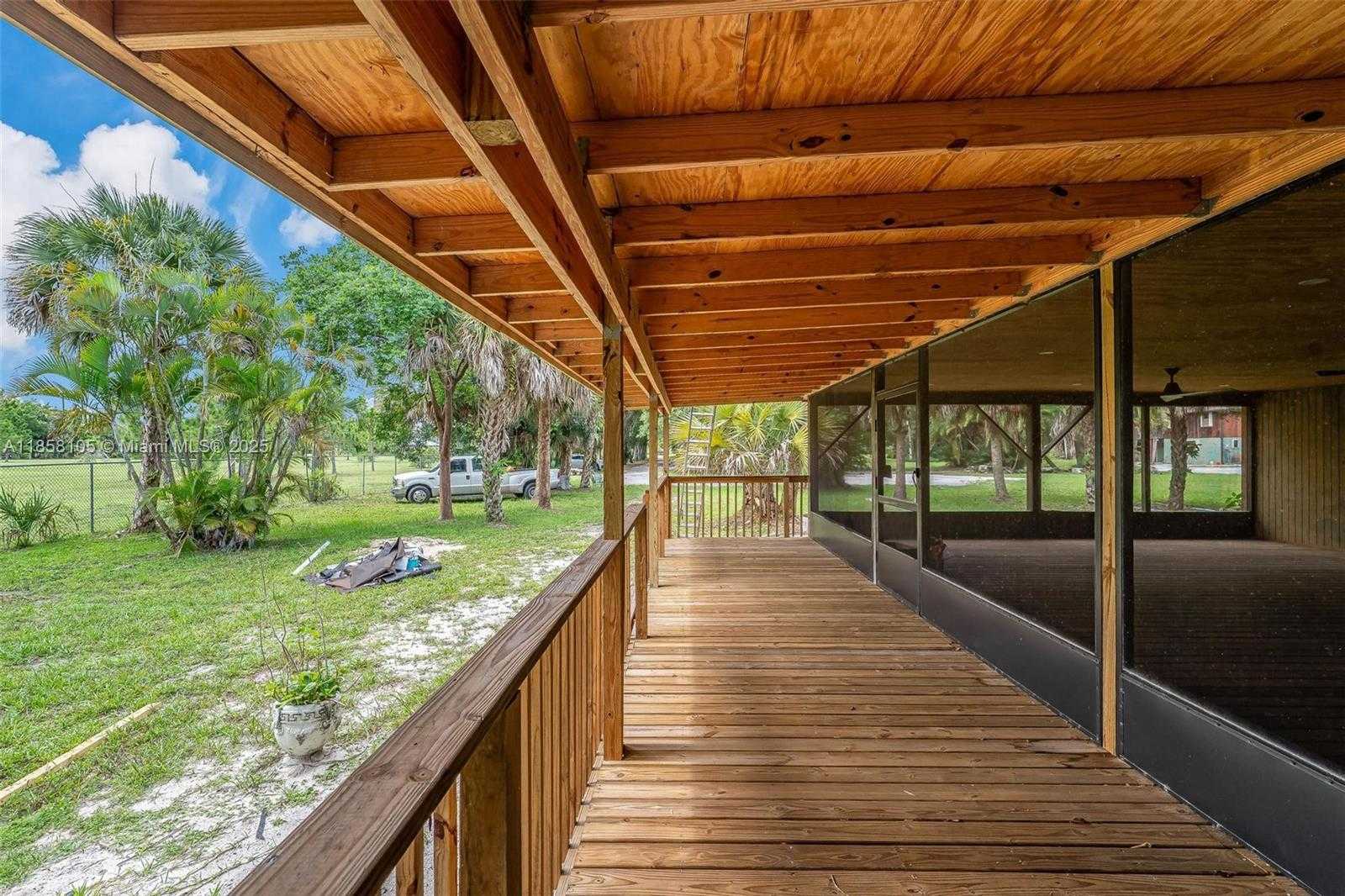 Small Image of 576 MARSHALL RD, West Palm Beach Number 11
