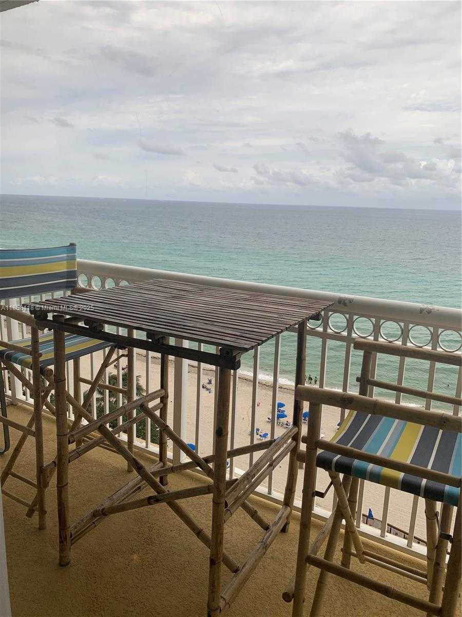 Small Image of 19201 COLLINS AVE #611, Sunny Isles Beach Number 4