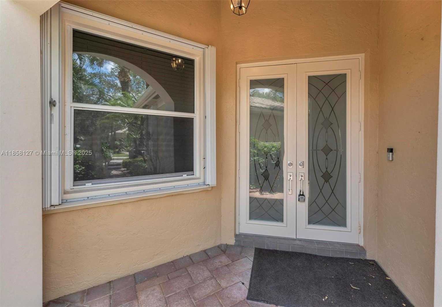 Small Image of 2468 BAY ISLE CT, Weston Number 11